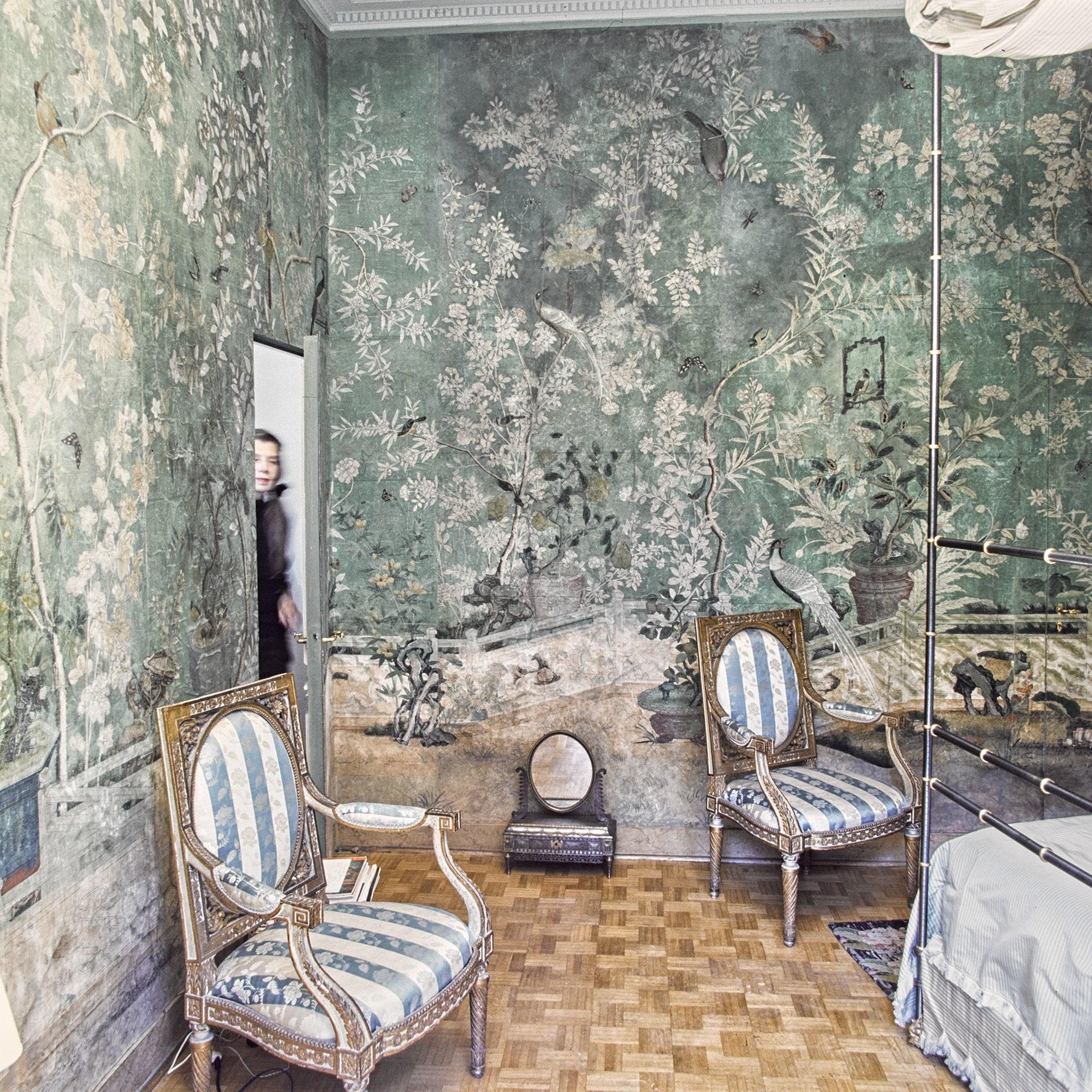 1974x1974 Where to Buy Wallpaper: Experts Explain How to Execute the Home Trend, and What to Avoid