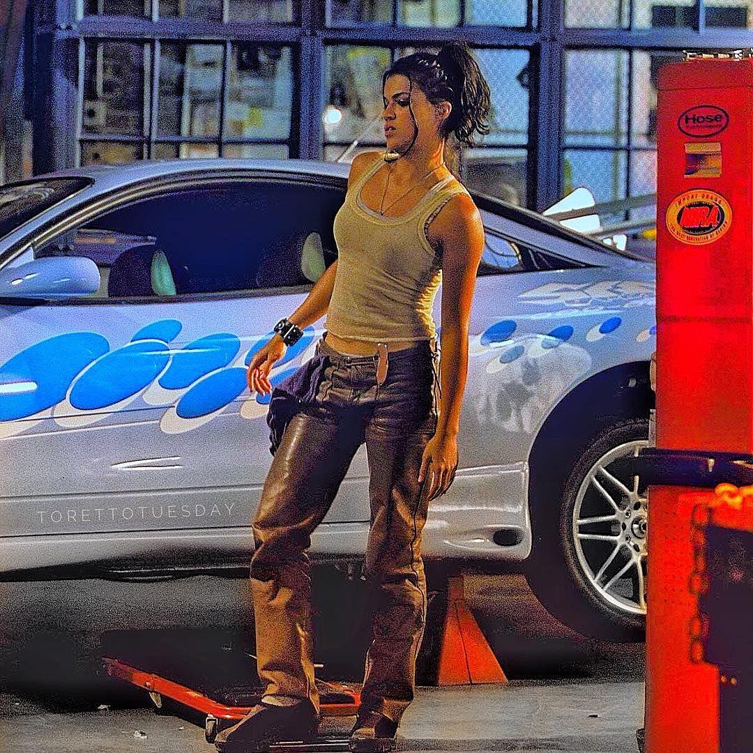 1080x1080 Adaugă Pin pe love cars