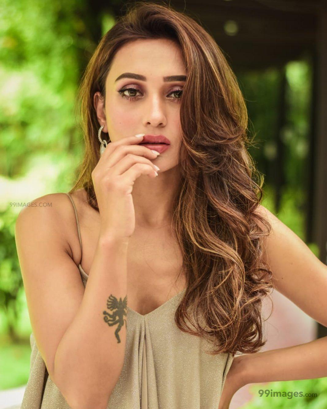 1066x1332 Mimi Chakraborty HD Wallpaper (Desktop Background / Android / iPhone) (1080p, 4k) (1066x1332) (2021)