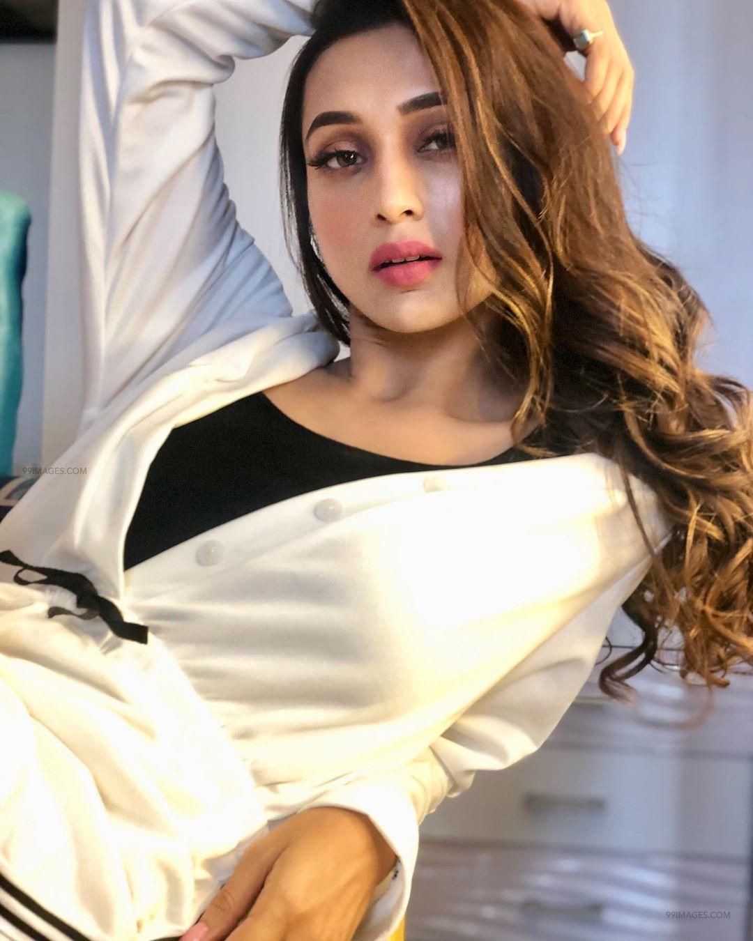 1080x1350 Mimi Chakraborty Hot Beautiful HD Photo / Wallpaper (1080p) # mimichakraborty #actress #politician #televi. Mimi chakraborty hot, Photo wallpaper, Photo
