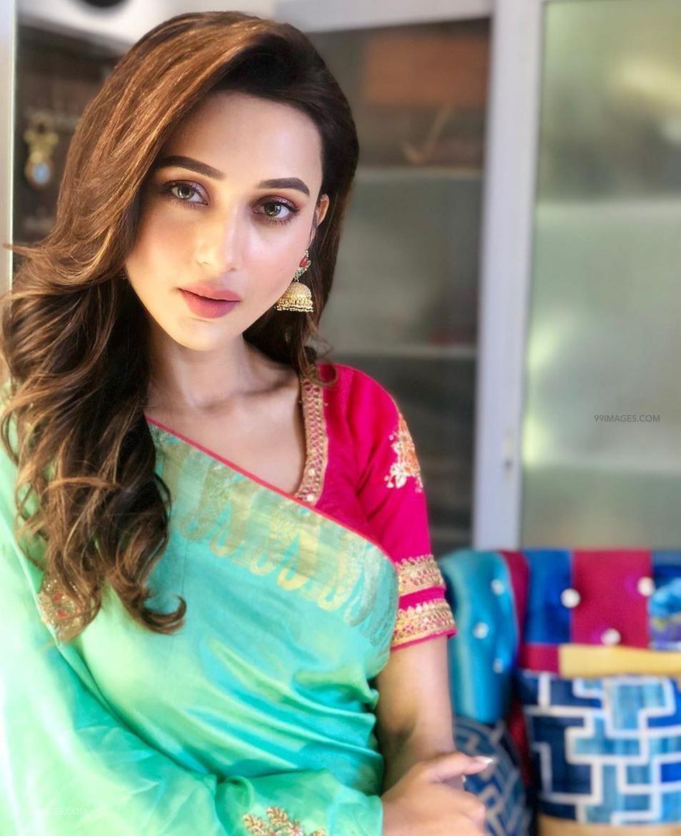 954x1170 Mimi Chakraborty HD Wallpaper (Desktop Background / Android / iPhone) (1080p, 4k) (954x1170) (2021)