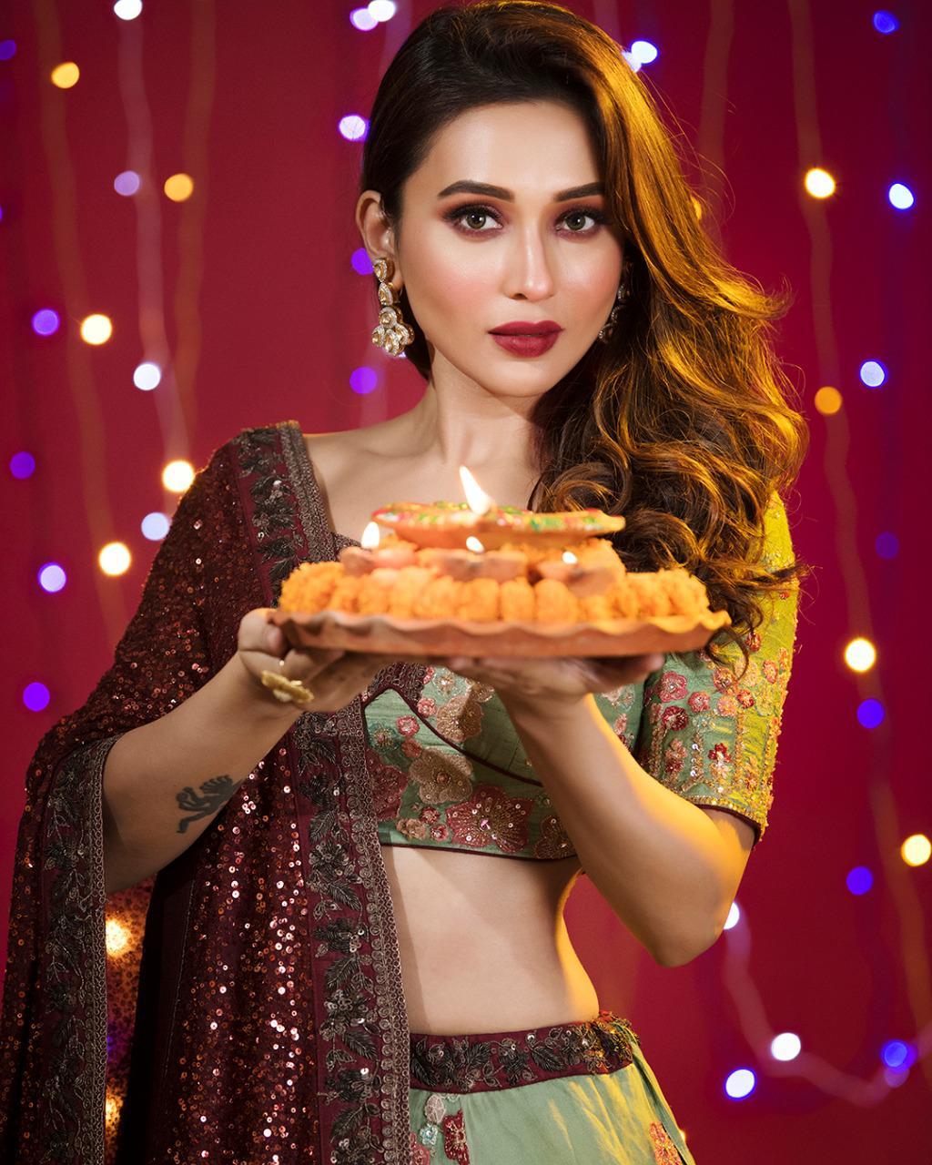 1024x1280 In Pics: Mimi Chakraborty, Nusrat Jahan Shine During Their Diwali Celebrations