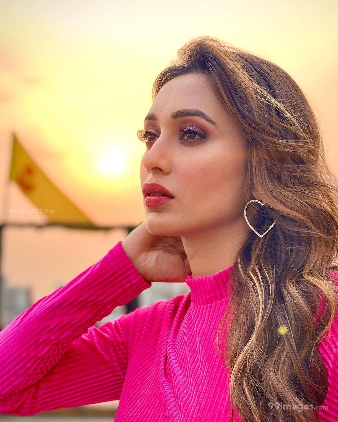 1080x1350 Mimi Chakraborty HD Wallpaper (Desktop Background / Android / iPhone) (1080p, 4k) (1080x1350) (2021)