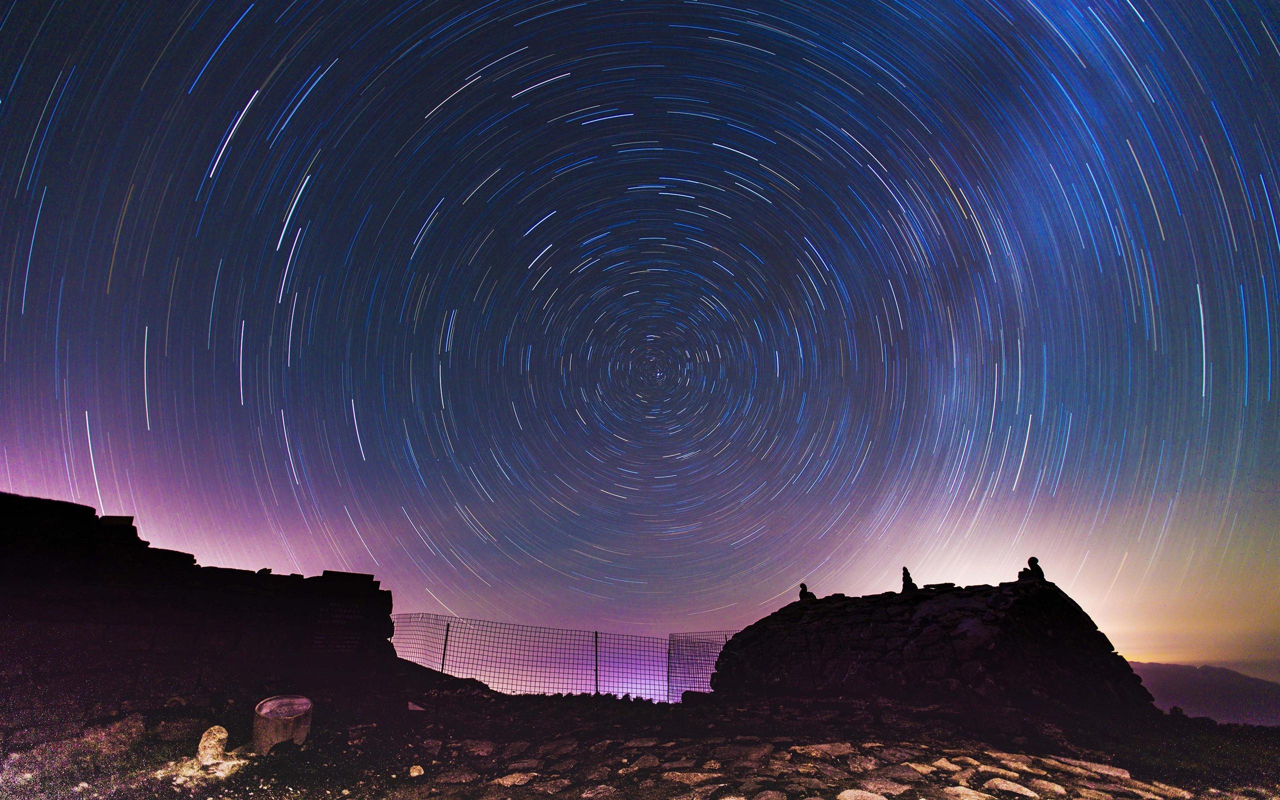 2560x1600 Arctic Circle Purple Sky Star Trail Photo