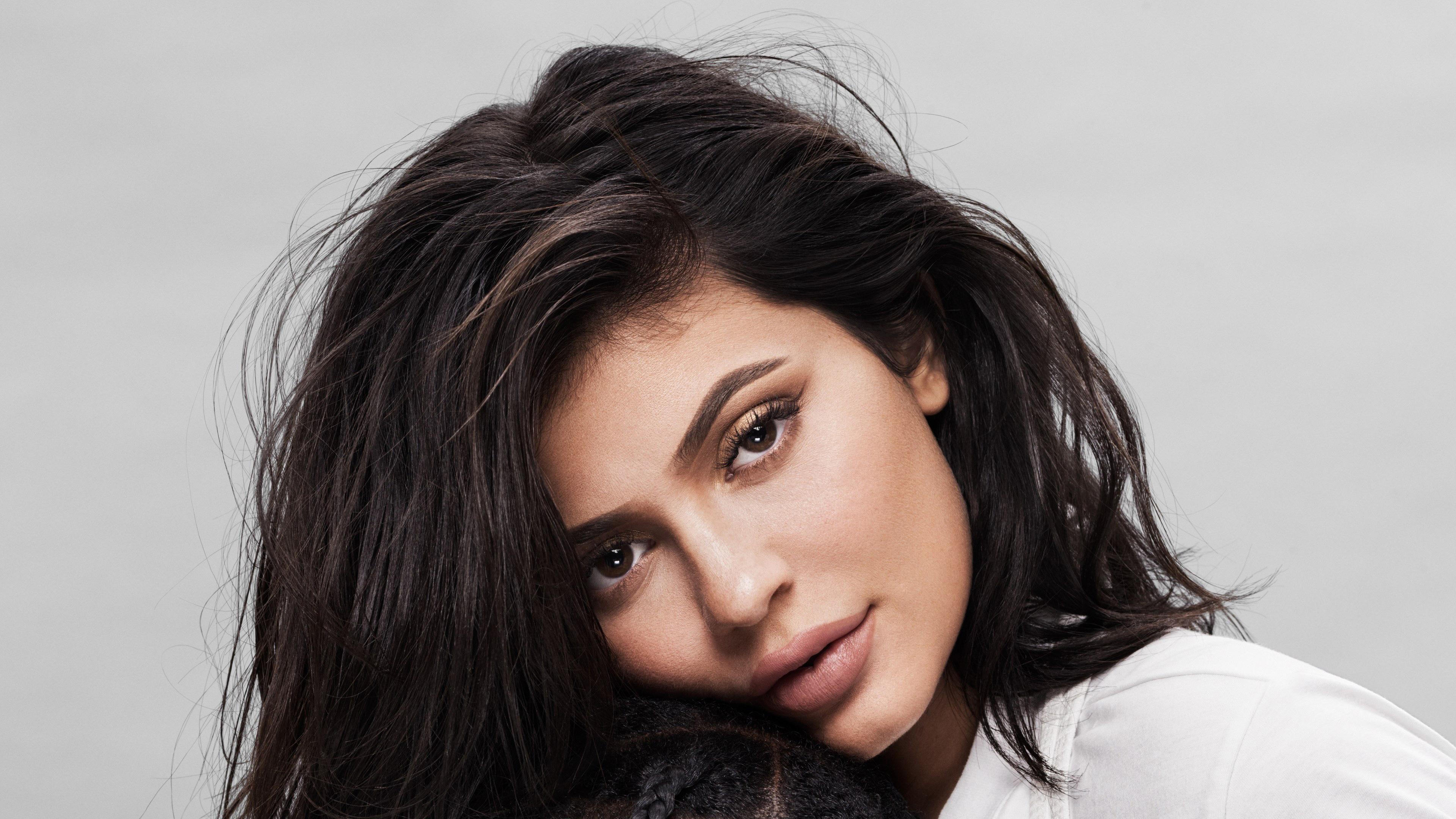 3840x2160 Kylie Jenner Travis Scott Gq HD Wallpaper