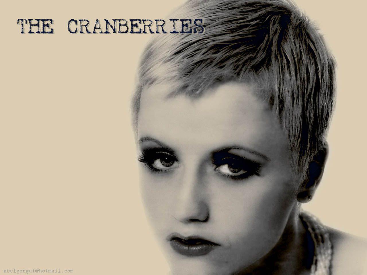 1280x960 The Cranberries Wallpaper: Dolores O'Riordan. Vintage short hair, Dolores o'riordan, Vintage hairstyles