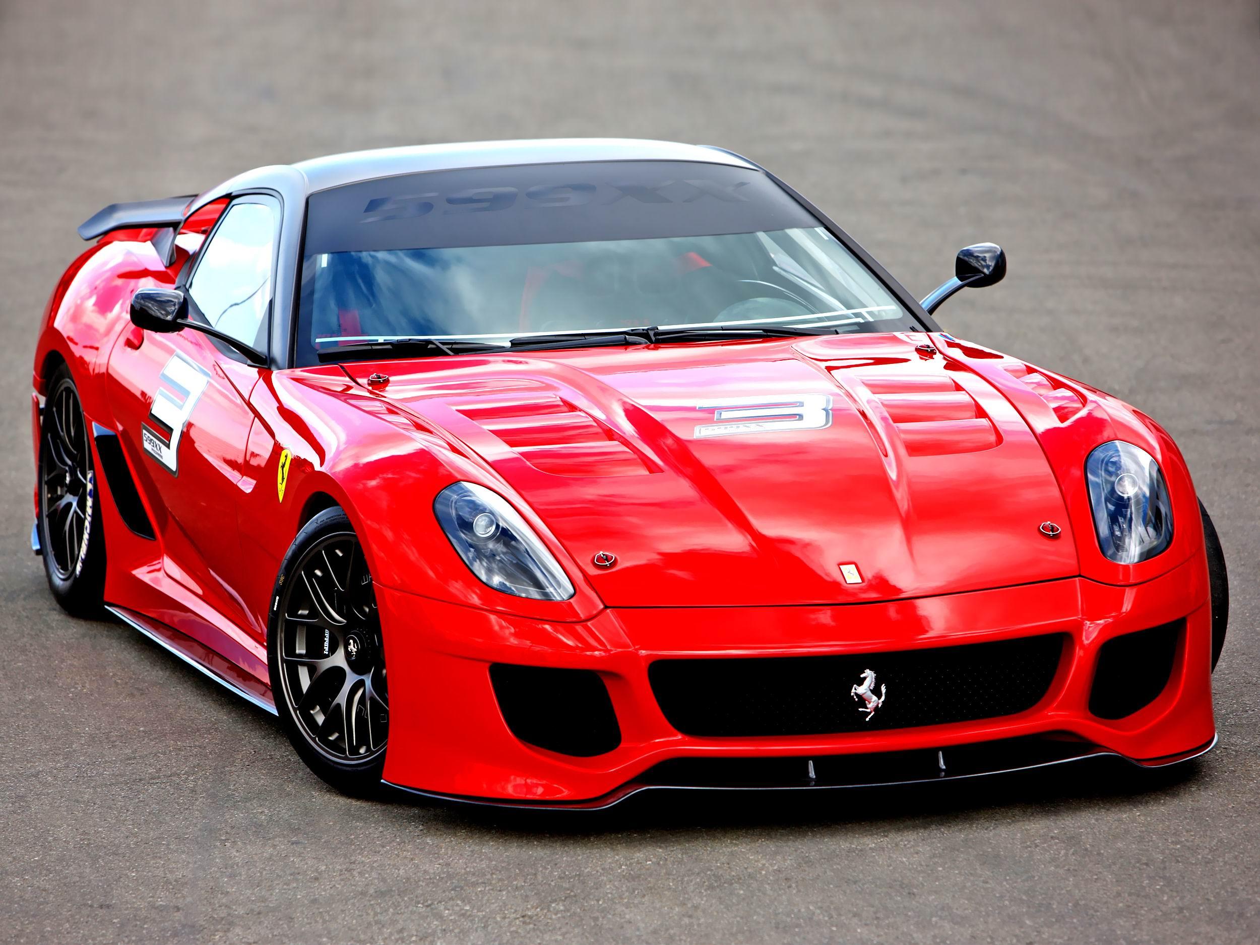 Ferrari 599 GTO красная