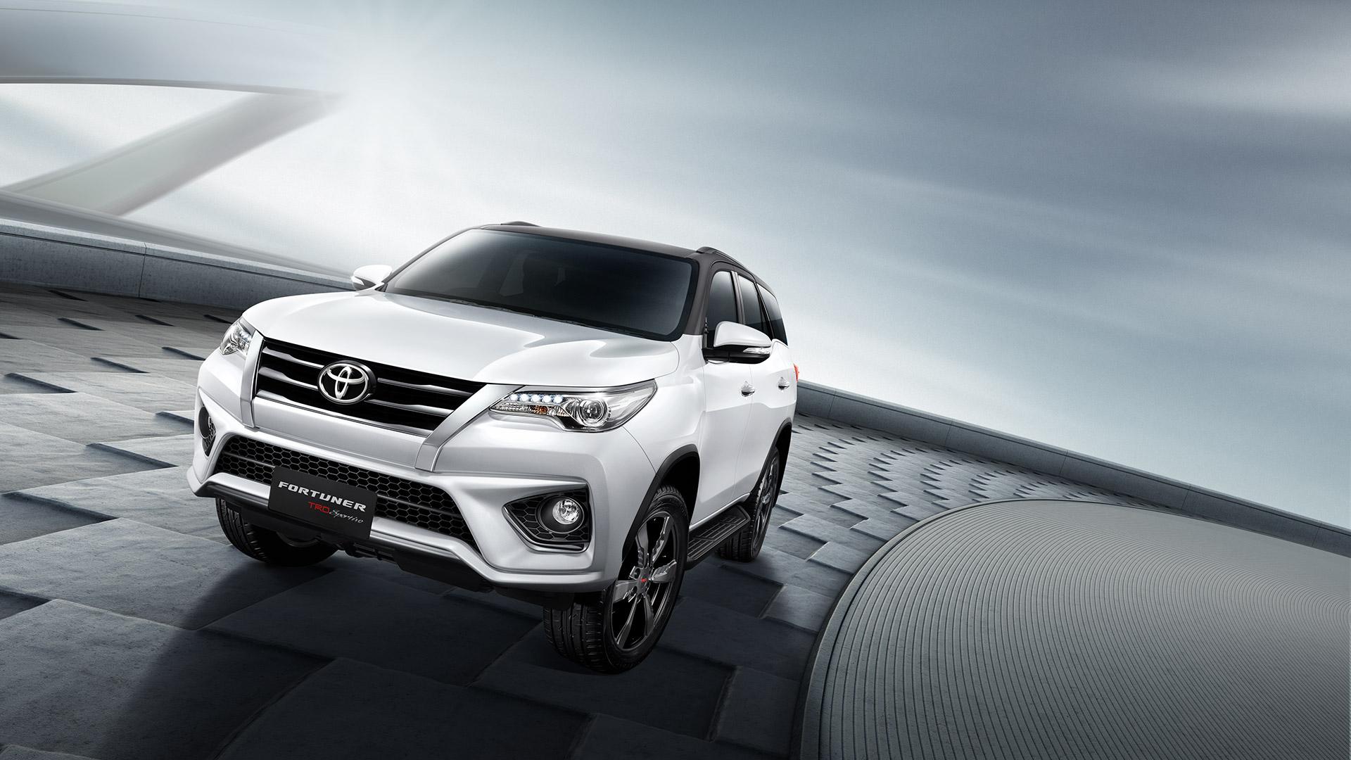 1920x1080 Wallpapper: Toyota Fortuner Wallpaper HD