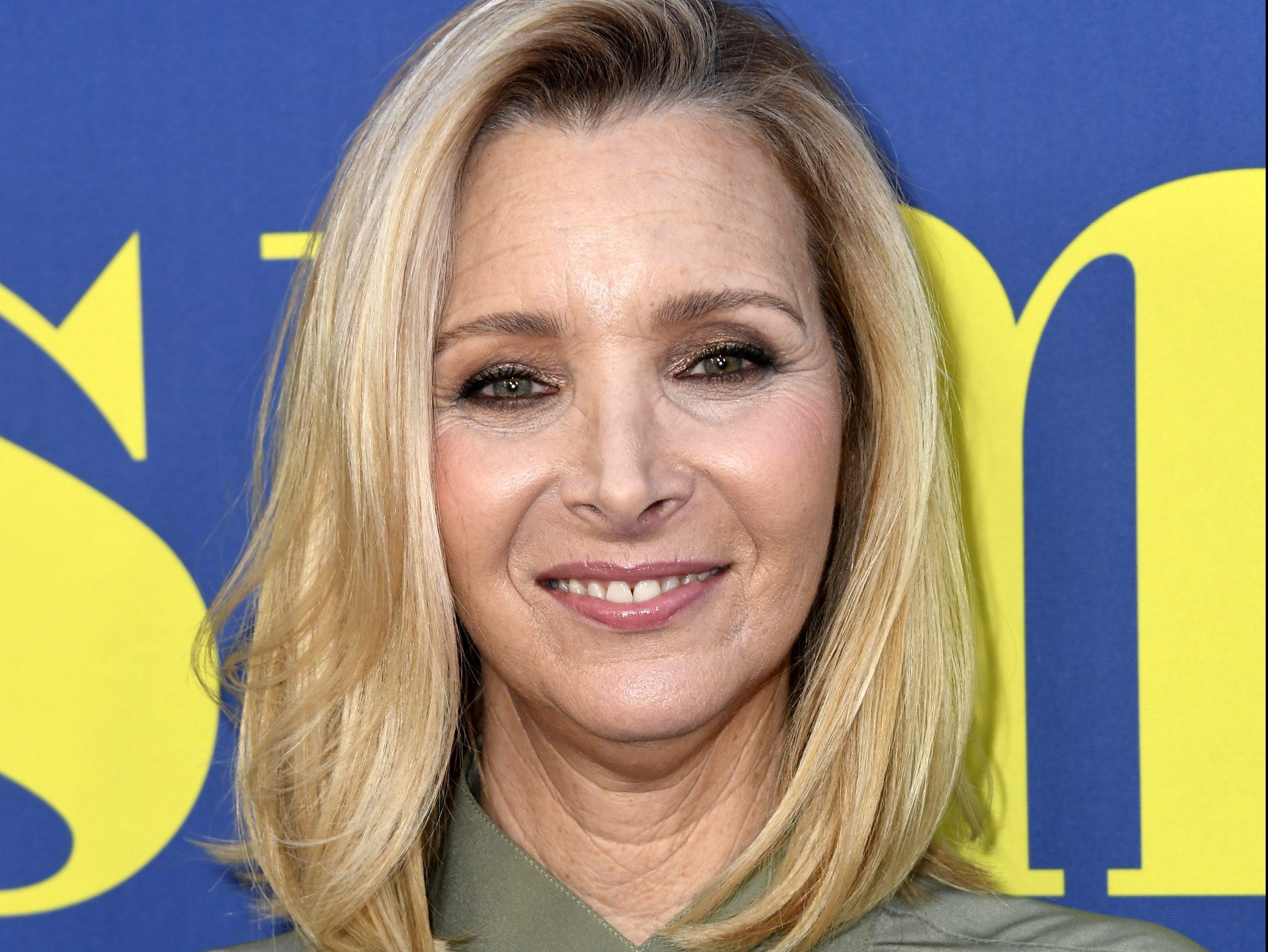 2690x2020 2690x2020 lisa kudrow wallpaper for desktop