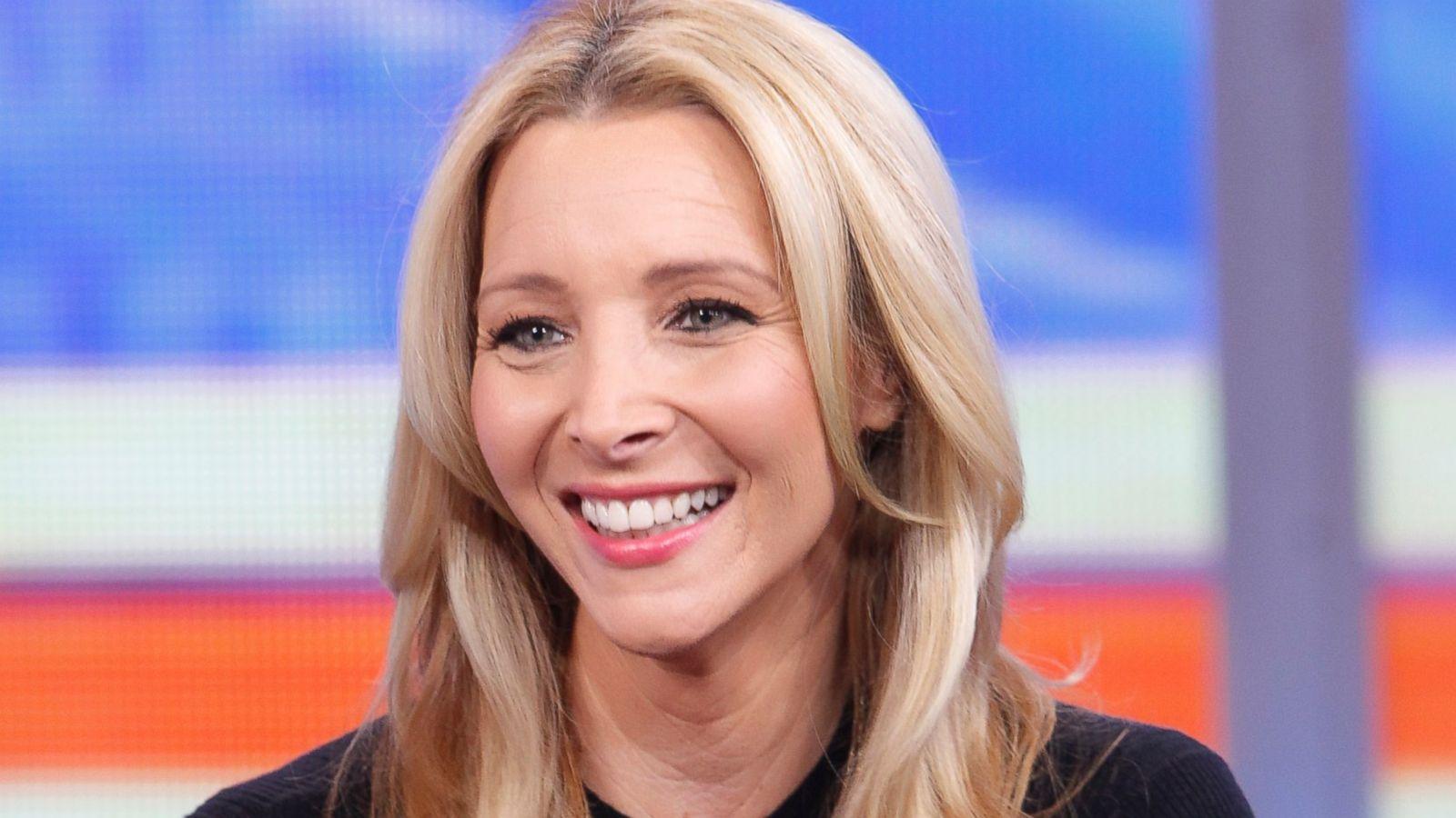 1600x900 Lisa Kudrow Explains Why Actors Should Push for Big Salaries