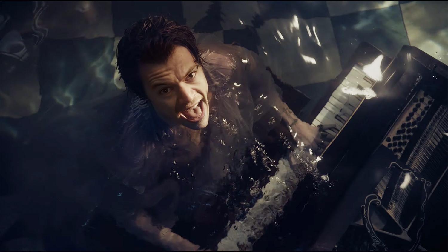 1500x844 Harry Styles Gets Submerged Underwater in 'Falling' Music Video