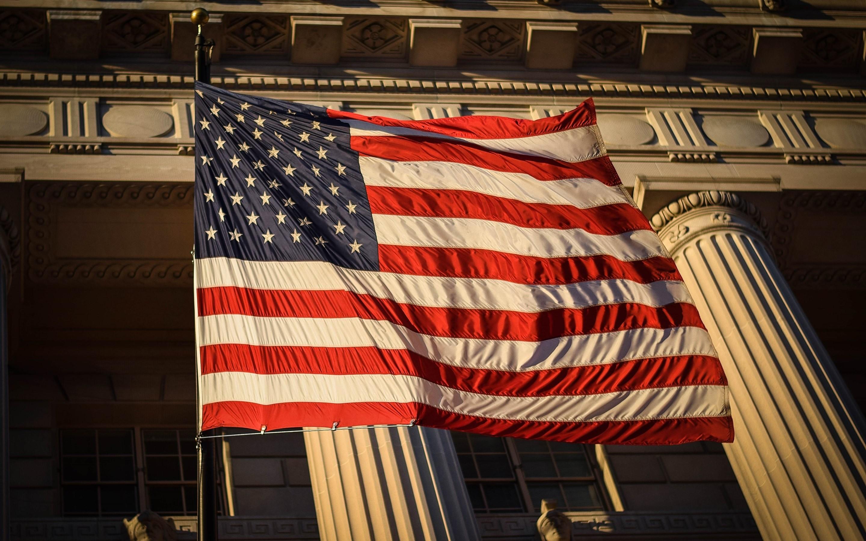 2880x1800 Picture of USA Flags