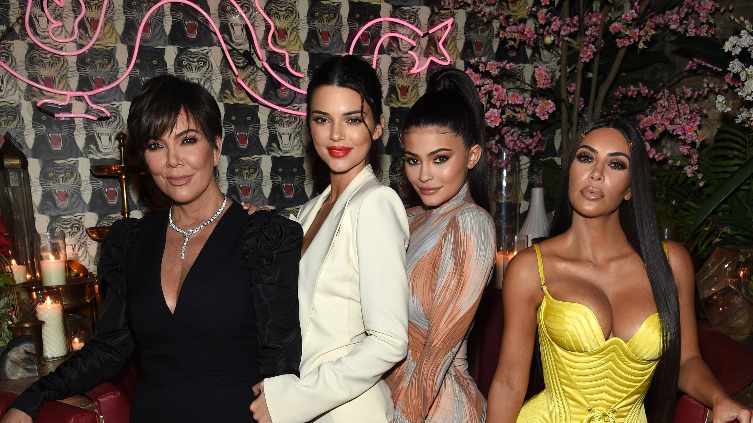 2560x1440 Khloé Kardashian and Kris Jenner Swapped Hairstyles