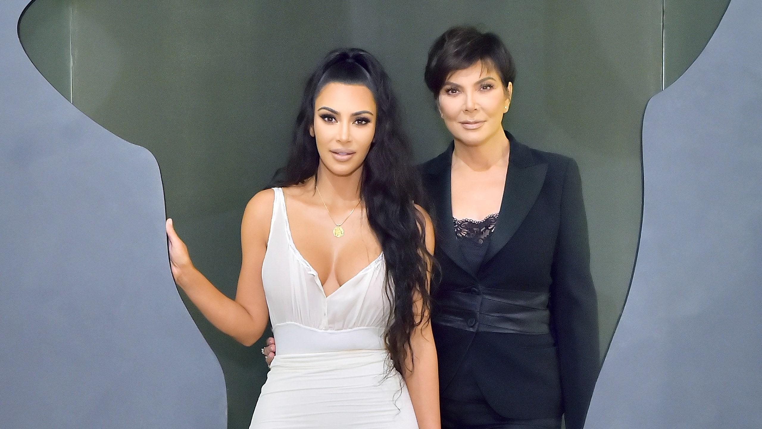 2560x1440 Kim Kardashian West Celebrates Kris Jenner's Birthday With A Mom And Me (and Fendi) Slideshow