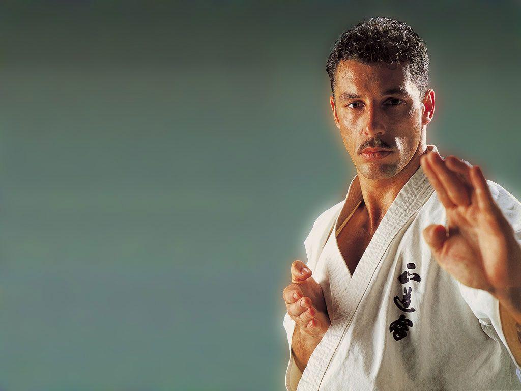 1024x768 Wallpaper Hug Andy K Martial Arts 1024x768 #hug