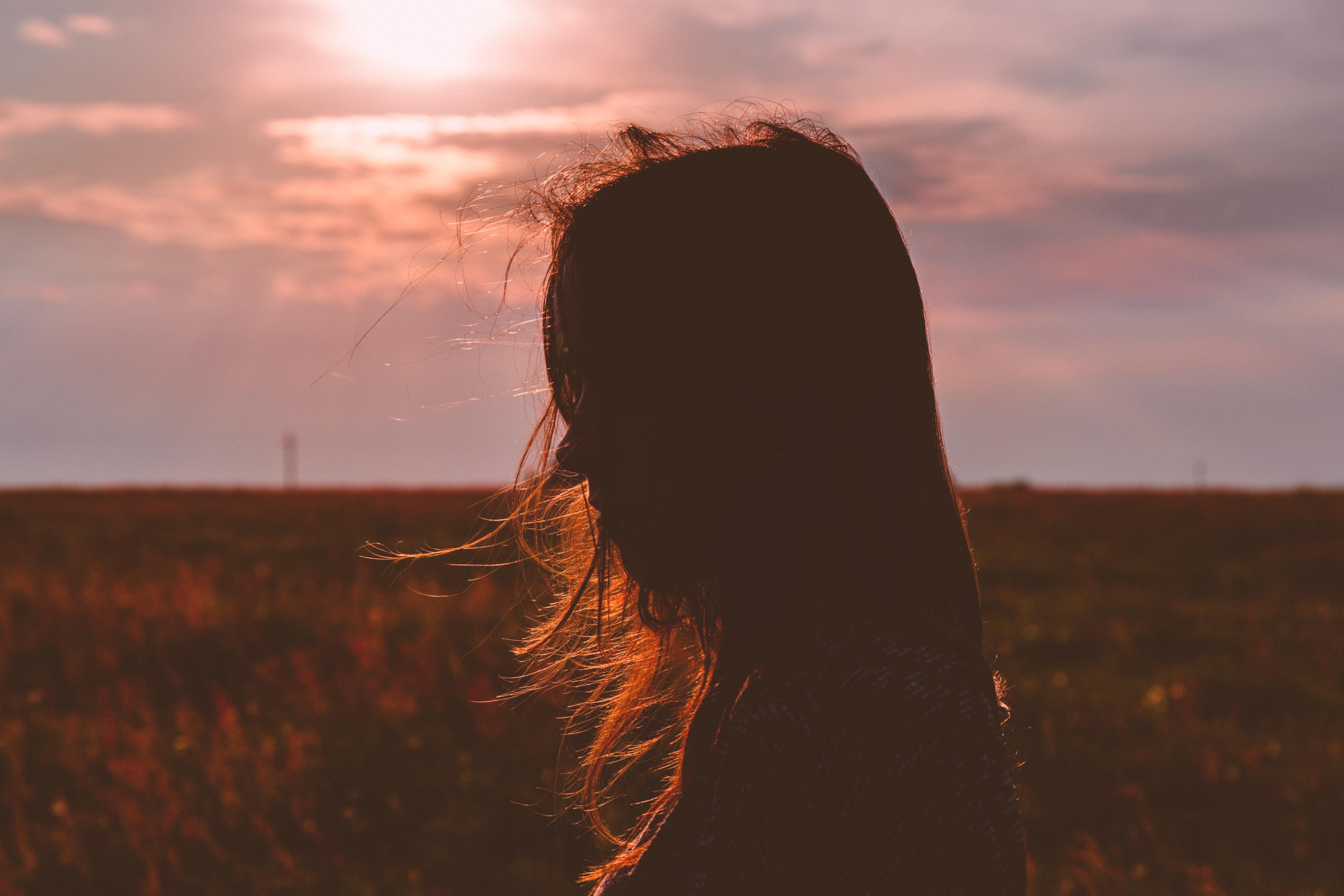 5154x3436 Woman's Silhouette Photo during Sunset · Free