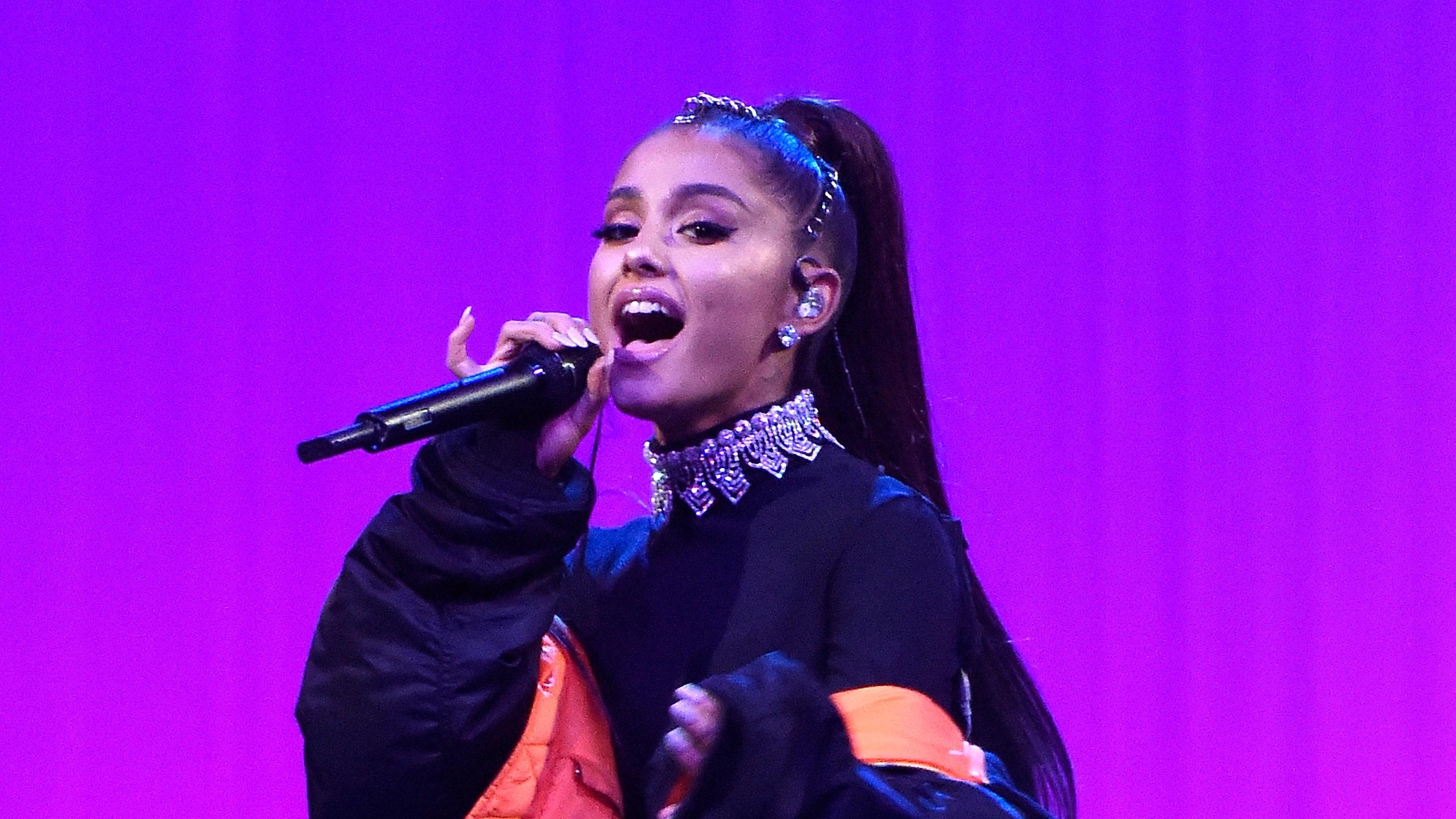 2560x1440 Explosion at Ariana Grande Concert in Manchester U.K. Leaves 22 Confirmed Dead