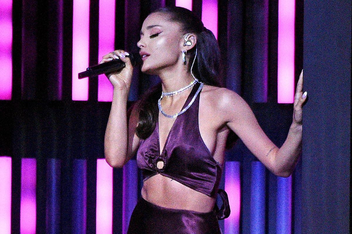 1200x800 Ariana Grande Wedding Photo, Lindsay Lohan Gets a Movie, and the 'Friends' Reunion