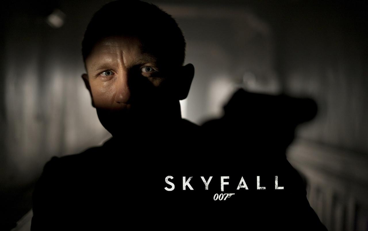 1280x804 James Bond Skyfall 007 Gun Wallpaper Craig Eyes James Bond