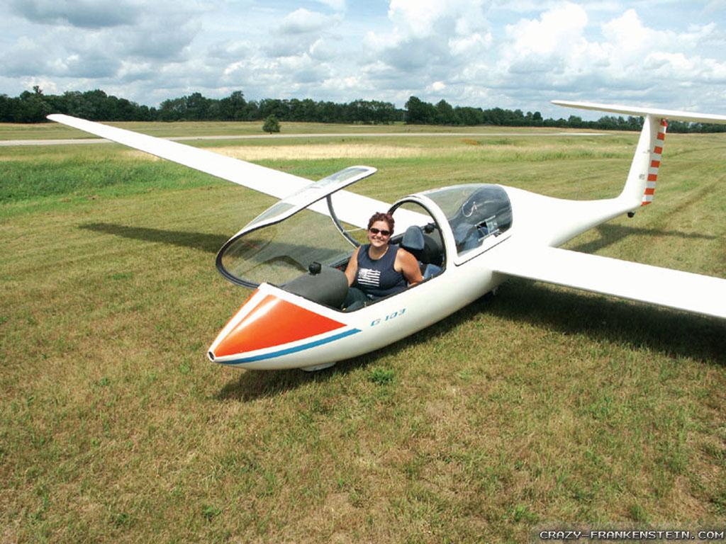 1024x768 Glider Airplane wallpaper