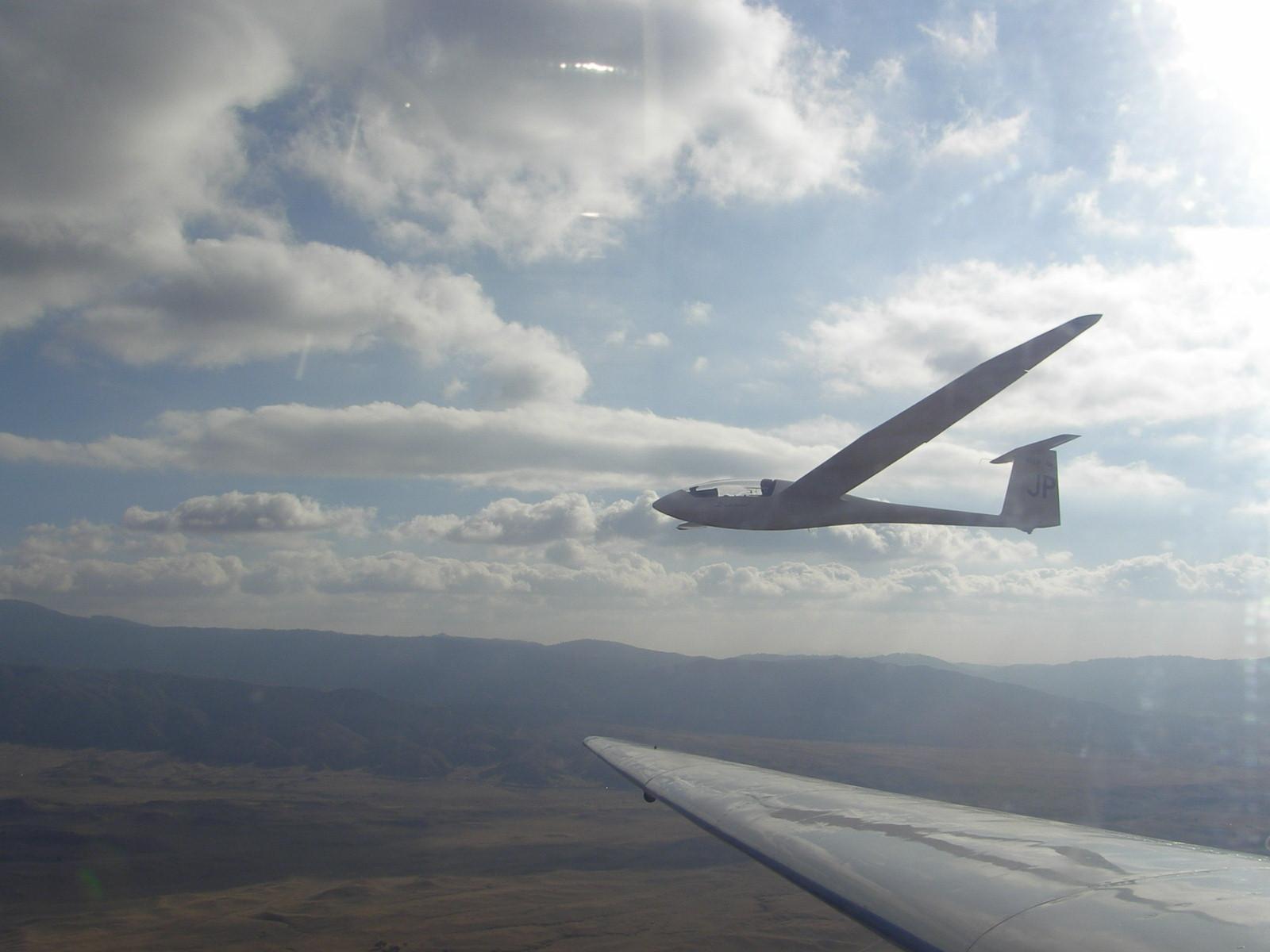 1600x1200 Sky Sailing