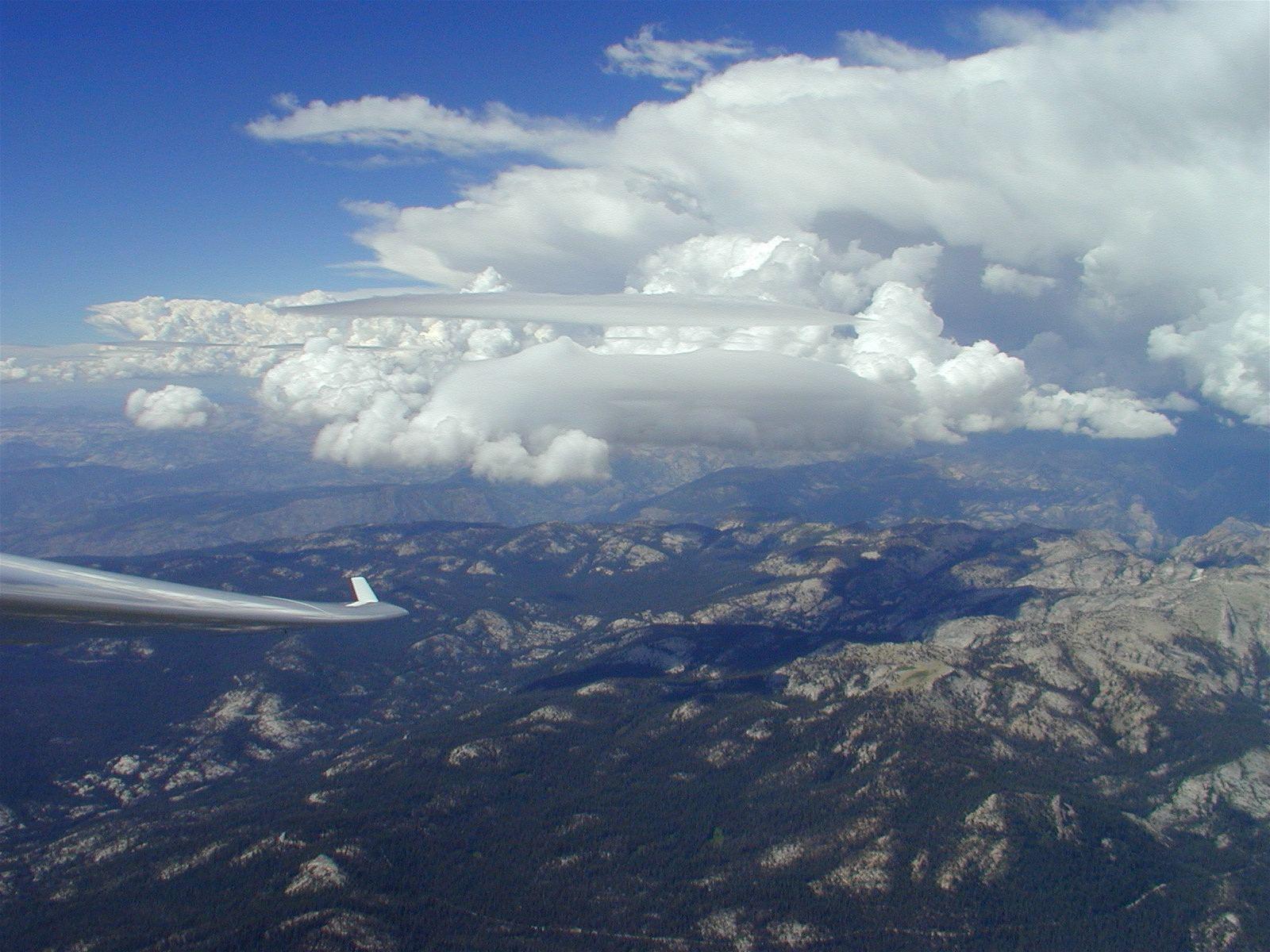 1600x1200 Soaring