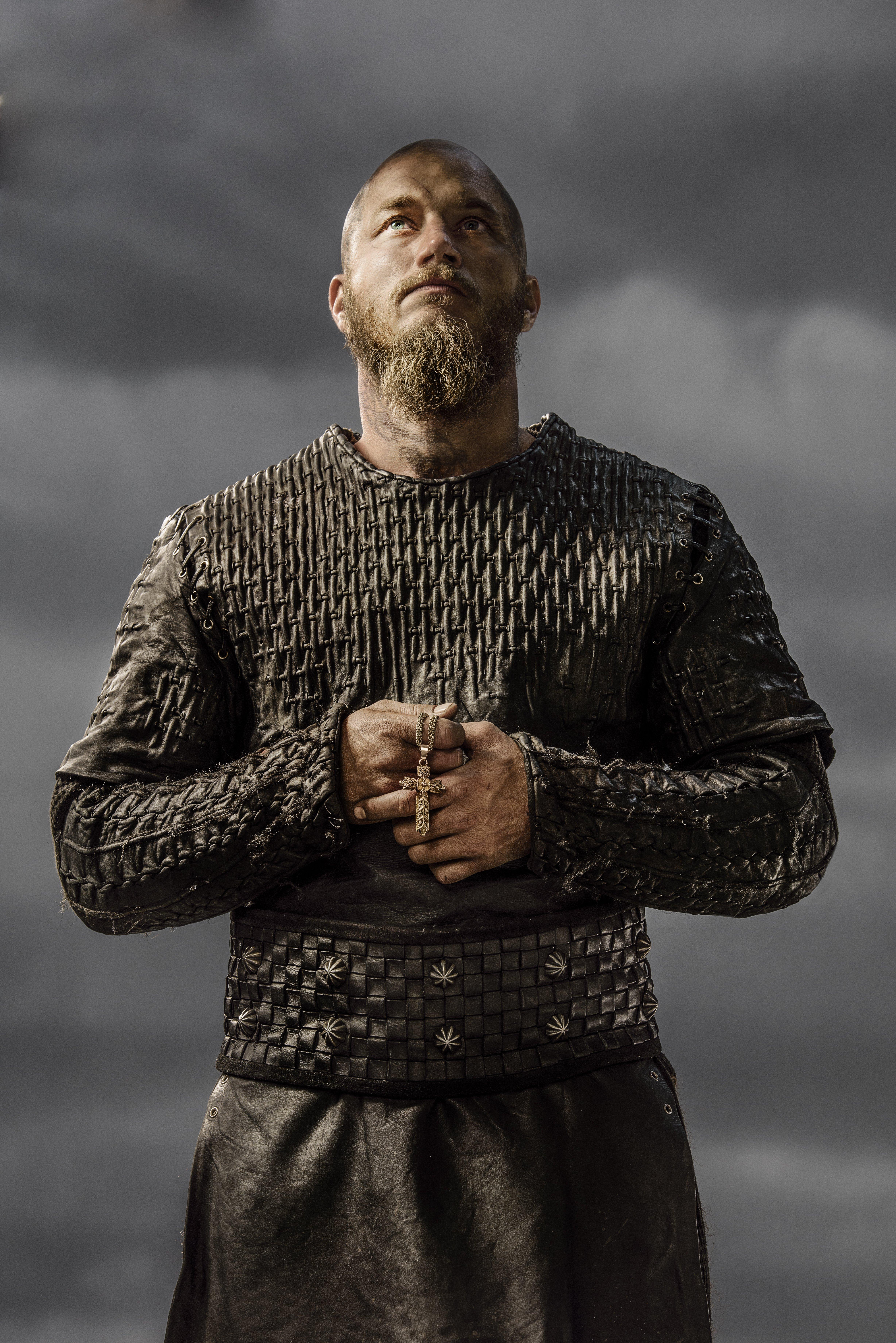 4912x7360 Ragnar Lothbrok On Vikings