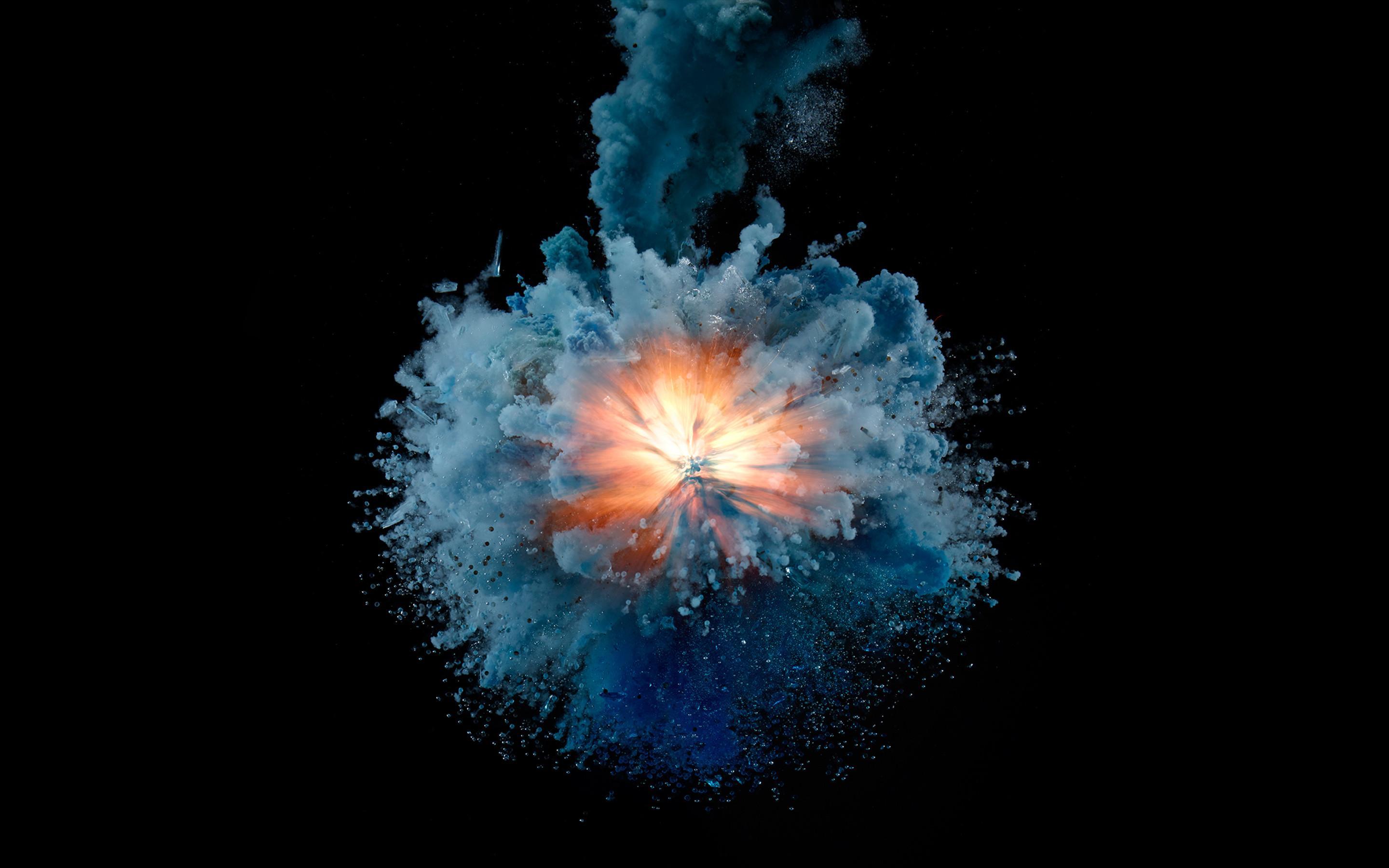 2880x1800 Cool Explosion Wallpaper