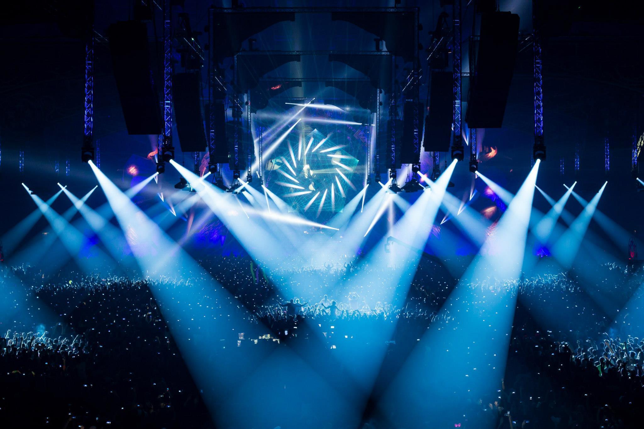 2048x1365 Qlimax 2012 Q Dance Hardstyle Hardcore Concert Crowd People Lights Blue Wallpaperx1365