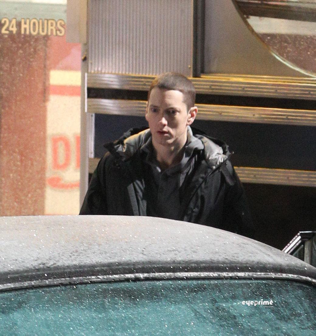 1039x1102 BEHIND THE SCENES: Eminem “Space Bound” Video [PICTURES]. DO.THE.WRITE.THING