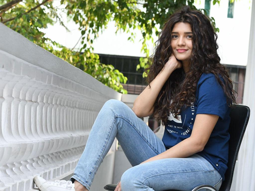 1024x768 Ritika Singh HQ Wallpaper. Ritika Singh Wallpaper