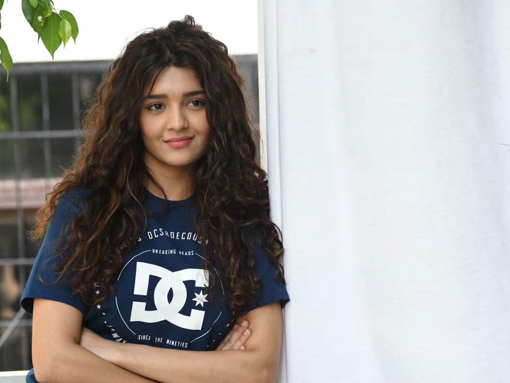 1024x768 Ritika Singh HQ Wallpaper. Ritika Singh Wallpaper