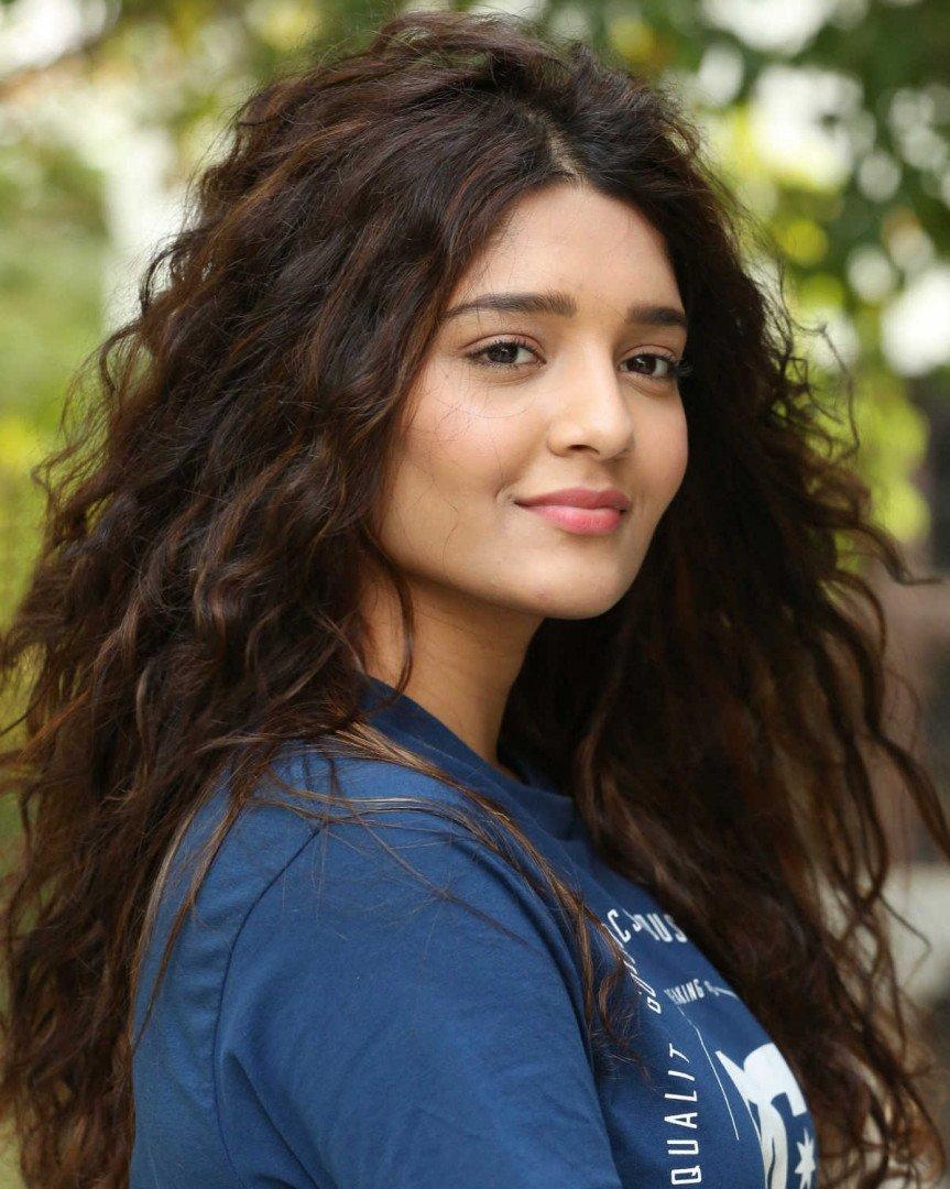 863x1080 Ritika Singh movies, photo and other details