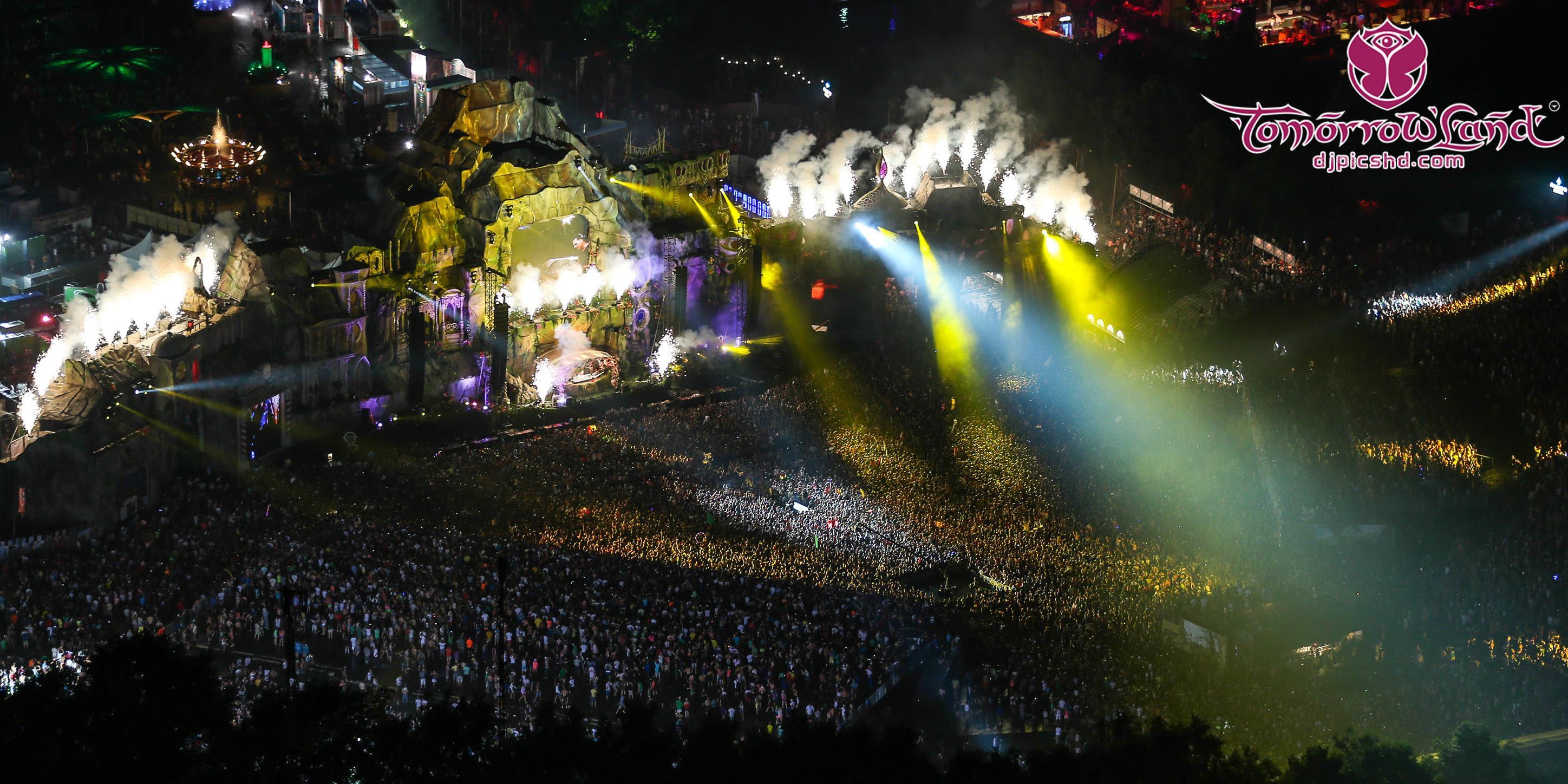 2896x1448 Hardwell At Tomorrowland Main Stage (Belgium) Jul 2013