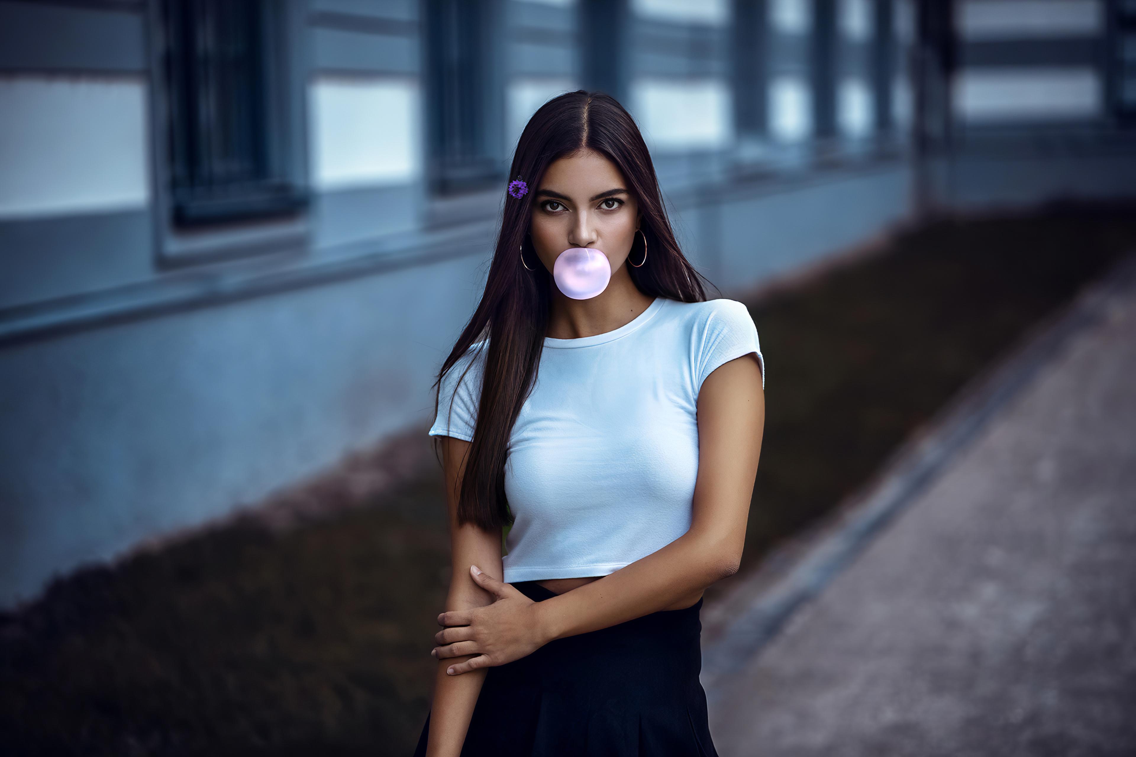 3840x2560 Young Girl Making A Bubble With A Chewing Gum 4k, HD Girls, 4k Wallpaper, Image, Background, Photo and Picture