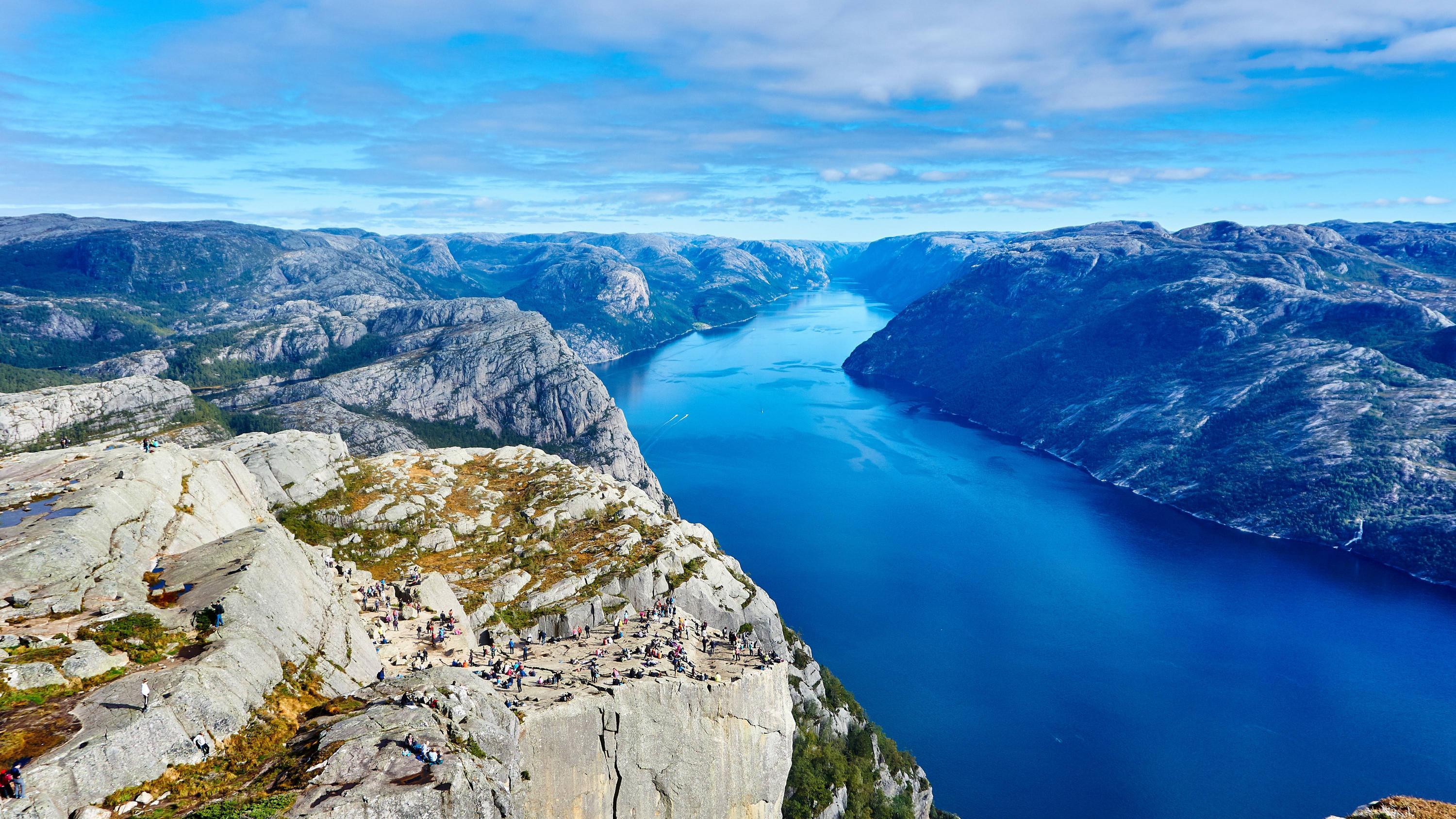3000x1688 Preikestolen cliff River Norway 4K 5K Wallpaper