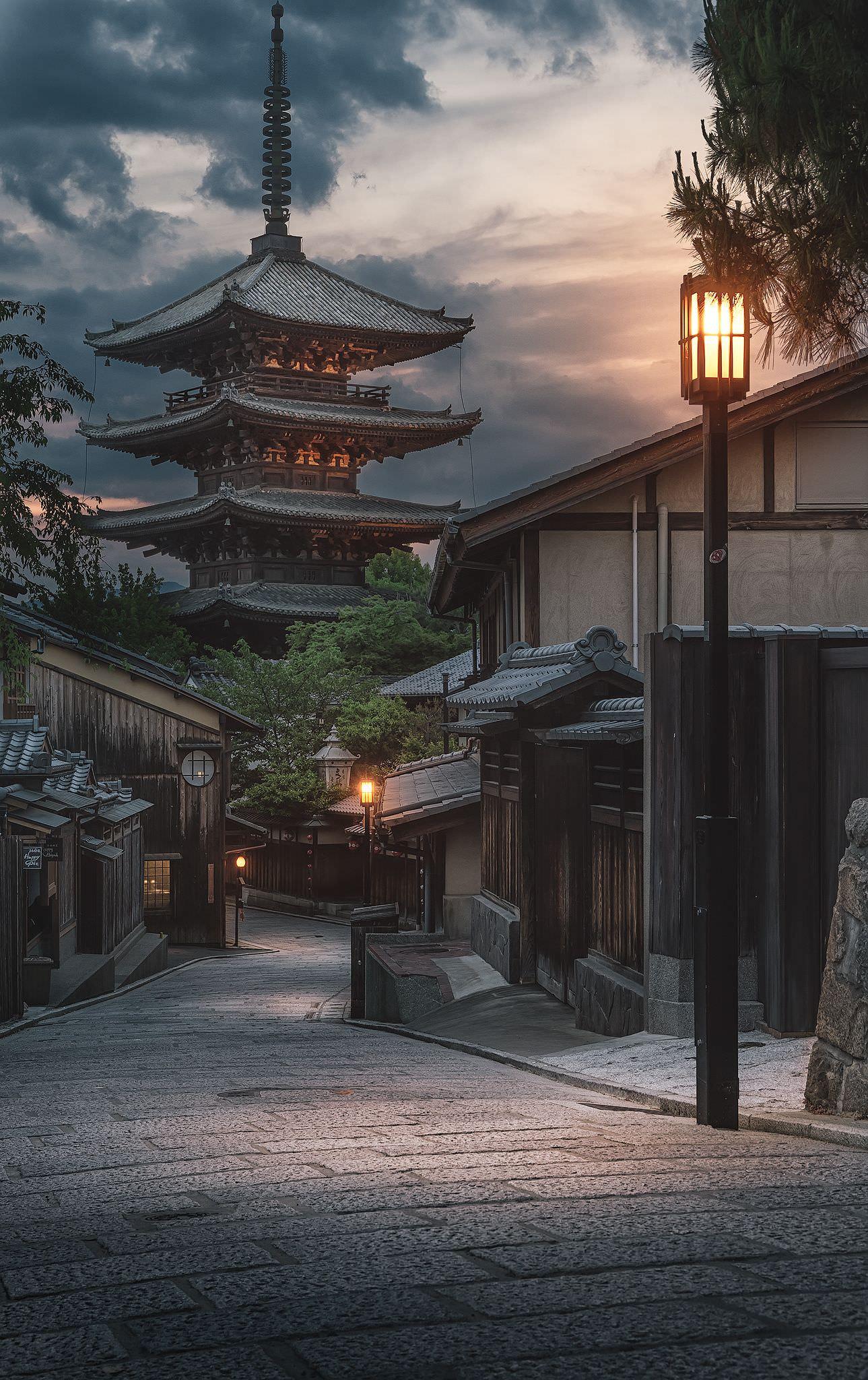 1289x2048 Gion Quarter Kyoto, Japan: pics