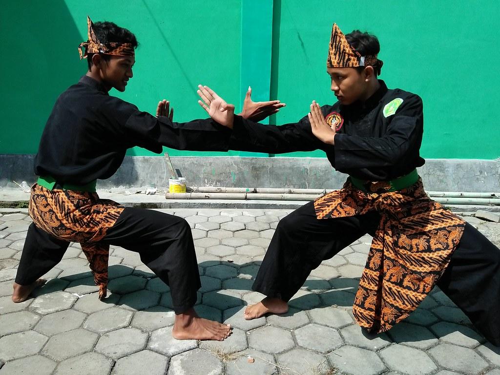 1024x768 Pencak silat from indonesia
