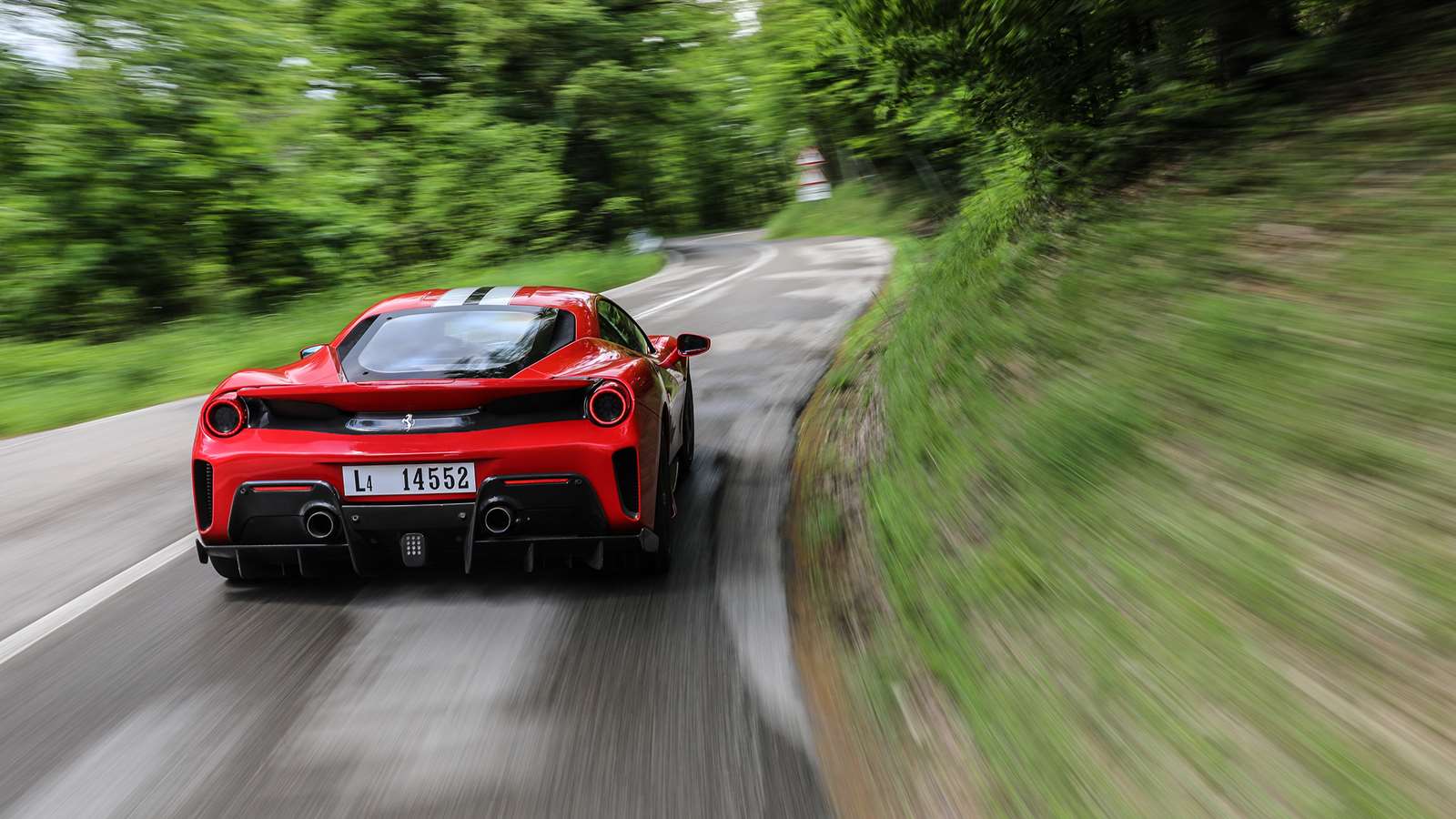 1600x900 The Goodwood Test Ferrari 488 Pista