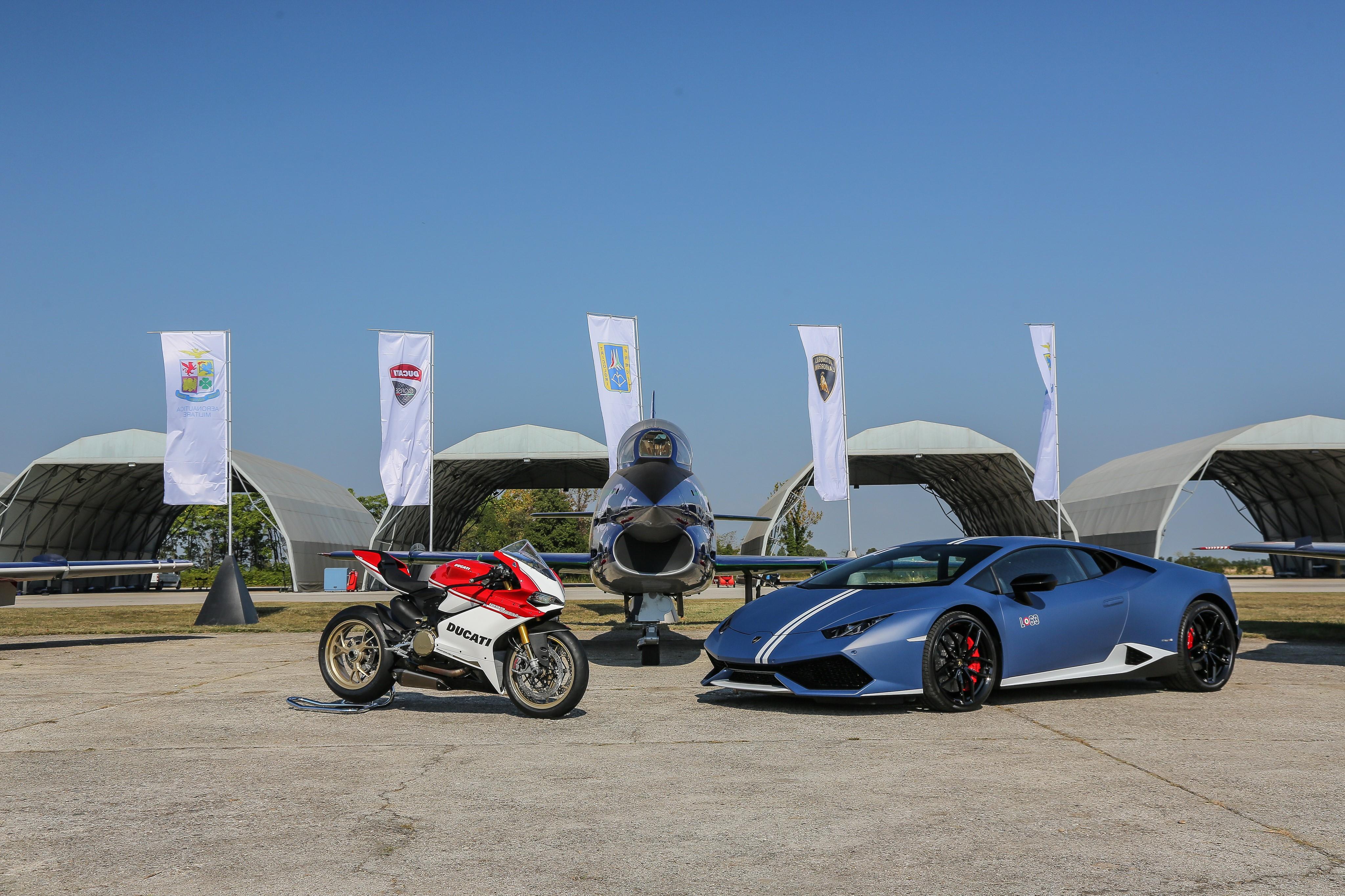 4096x2731 4K, 2016 18 Huracan LP 610 4 Avio, Lamborghini, Ducati, Airplane, Blue. Mocah HD Wallpaper