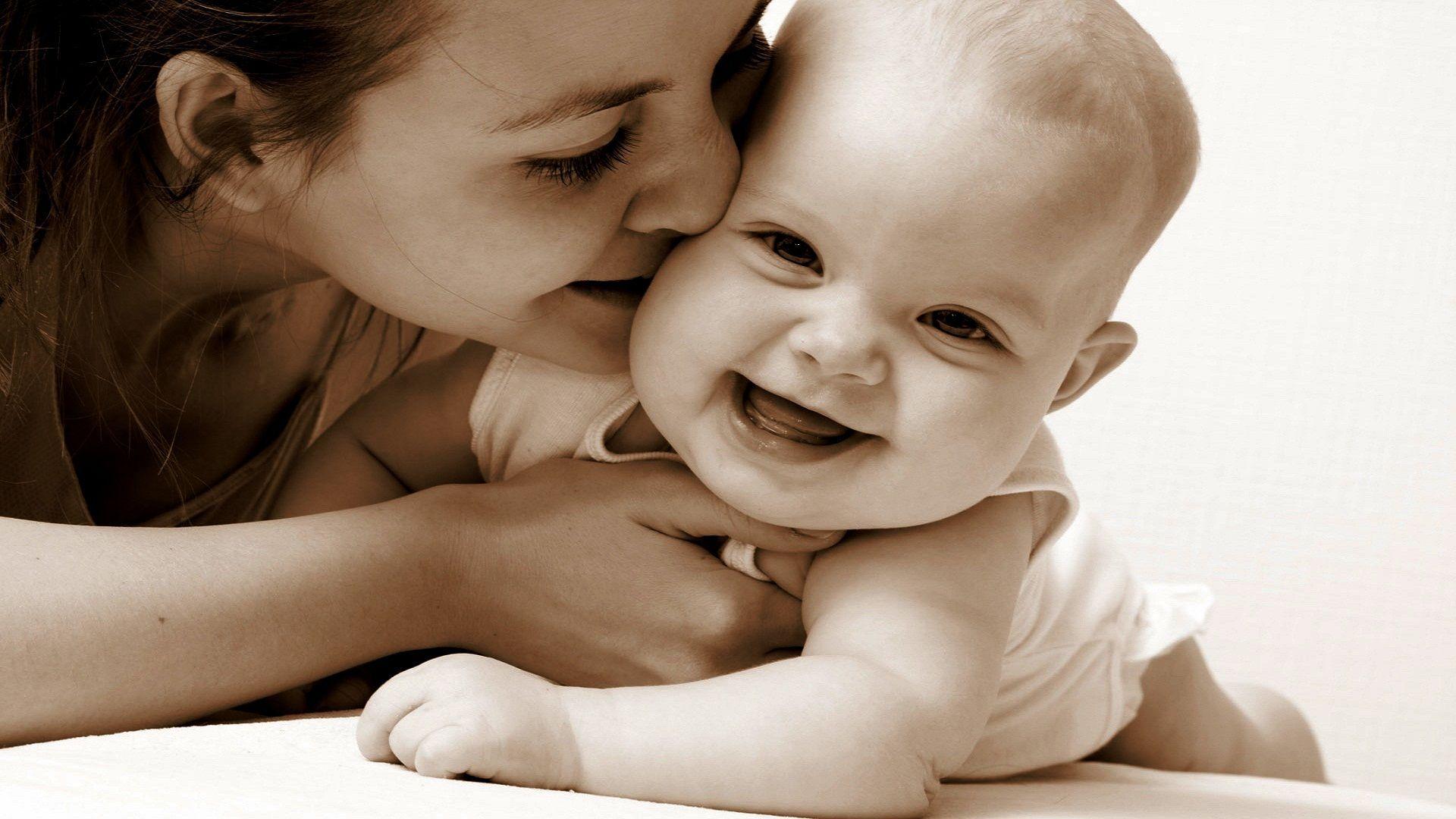 1920x1080 Baby And Mother Wallpaper