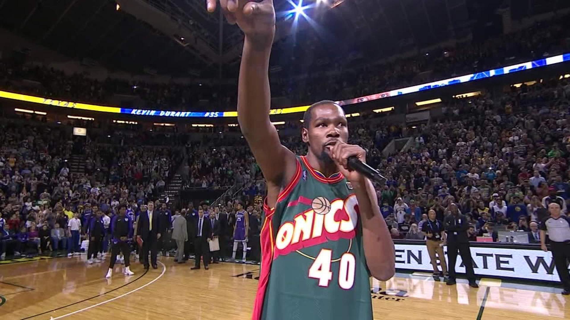 1920x1080 Sporting retro Shawn Kemp jersey, Kevin Durant receives massive ovation in return to Seattle