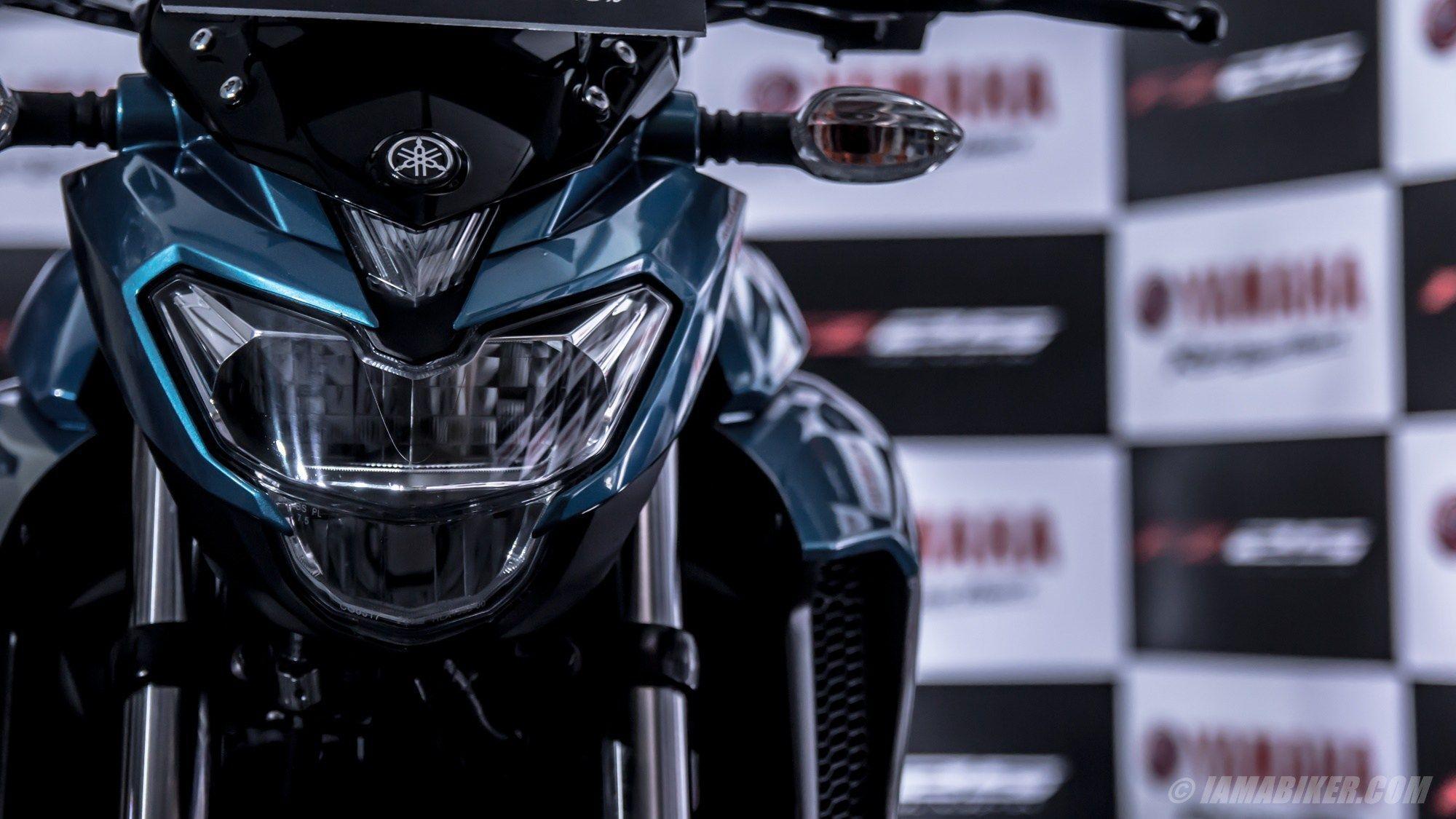 2000x1125 Yamaha FZ 25 Blue Wallpaper