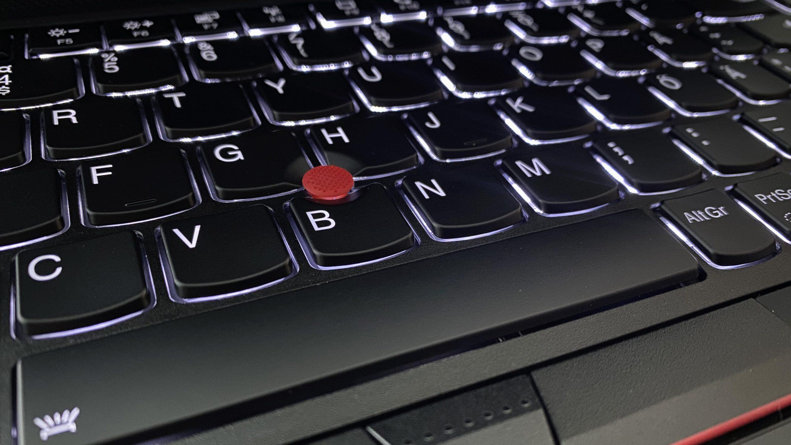 2560x1440 ThinkPad P15 wallpaper nologo