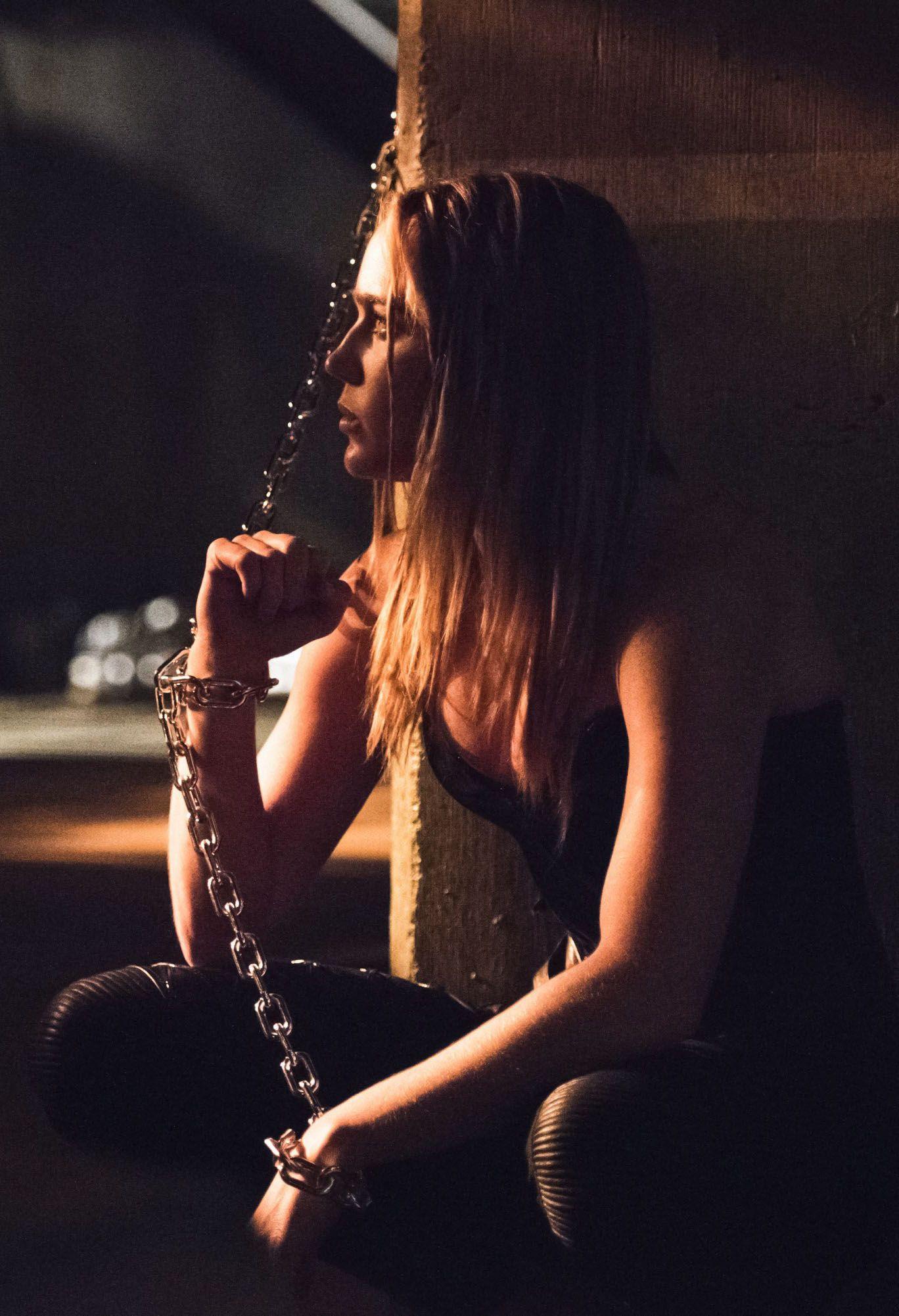 1368x2002 Arrow 4x04 Beyond Redemption Lance. White canary, Arrow black canary, Black canary