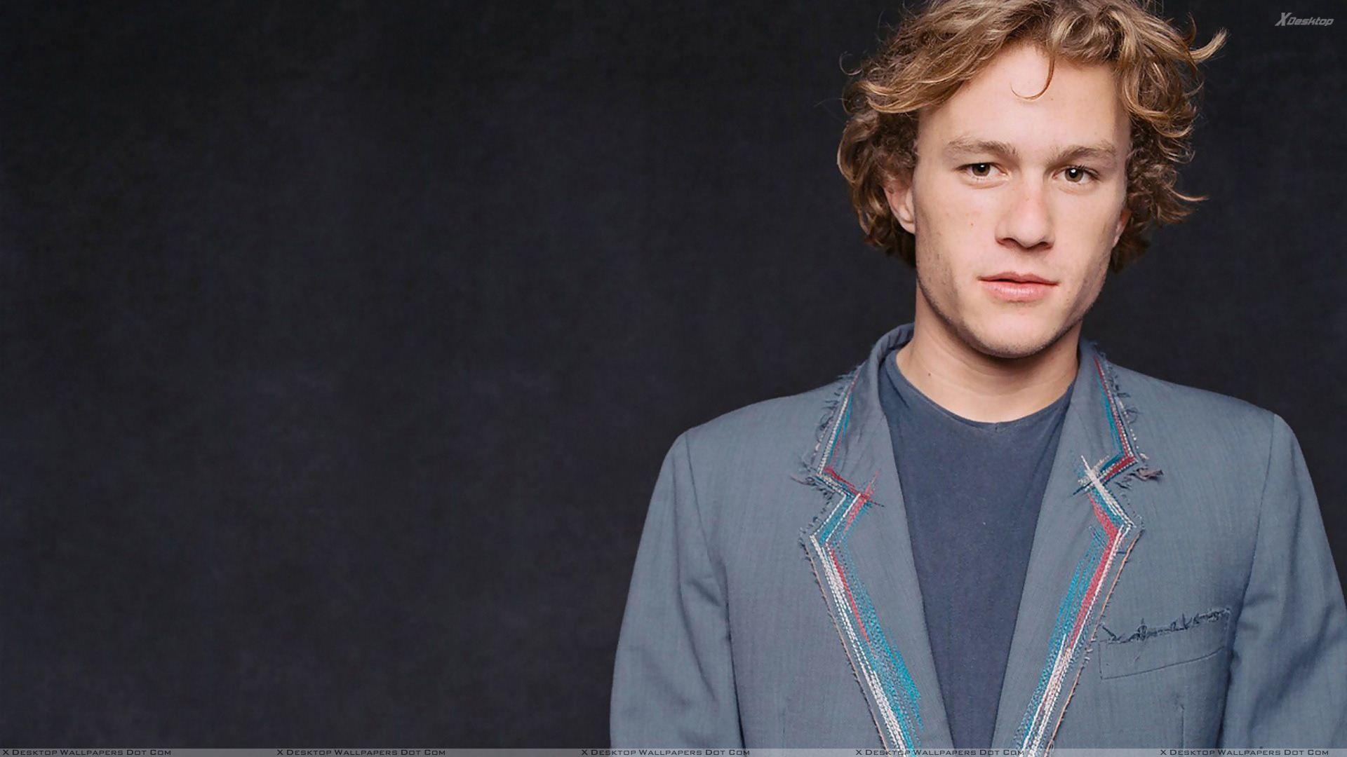 1920x1080 Heath Ledger Smart Looking In Blue Dress Wallpaper