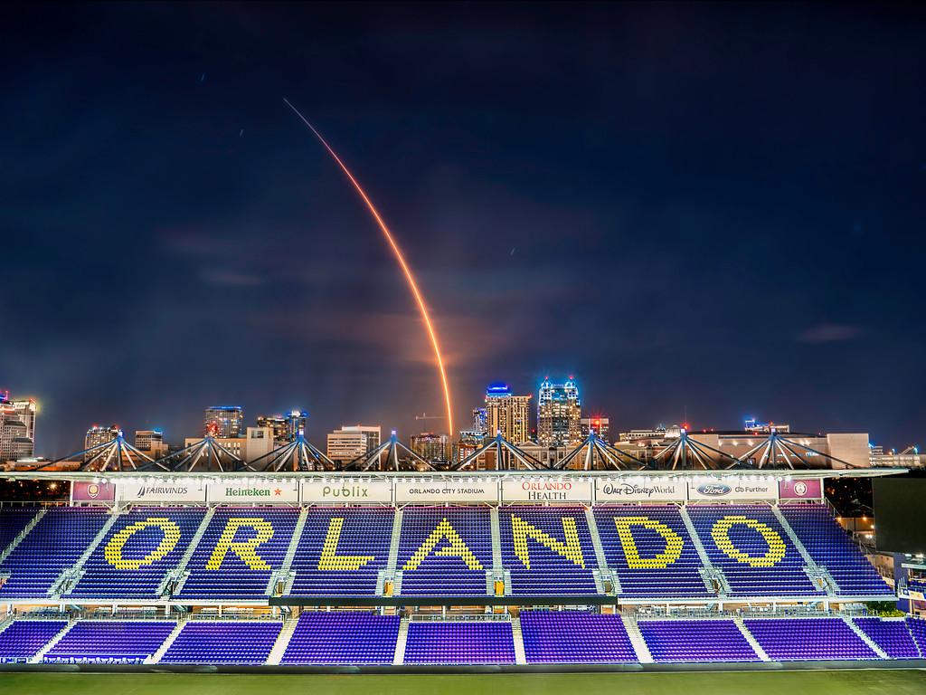 1024x768 Photographing the SpaceX Zuma Rocket Launch from the Orlando City Stadium