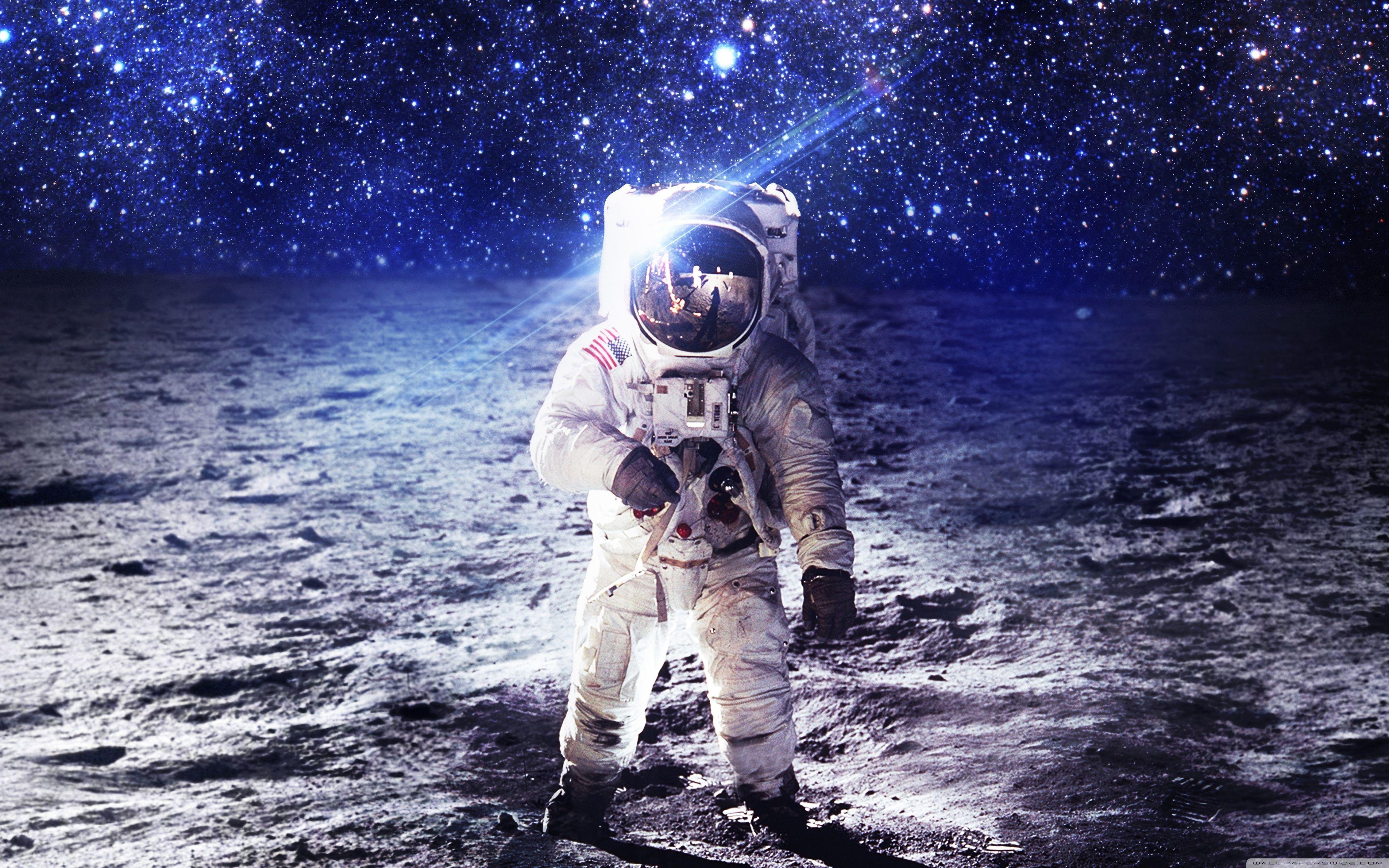 Man On The Moon Wallpapers - Top Free Man On The Moon Backgrounds -  WallpaperAccess