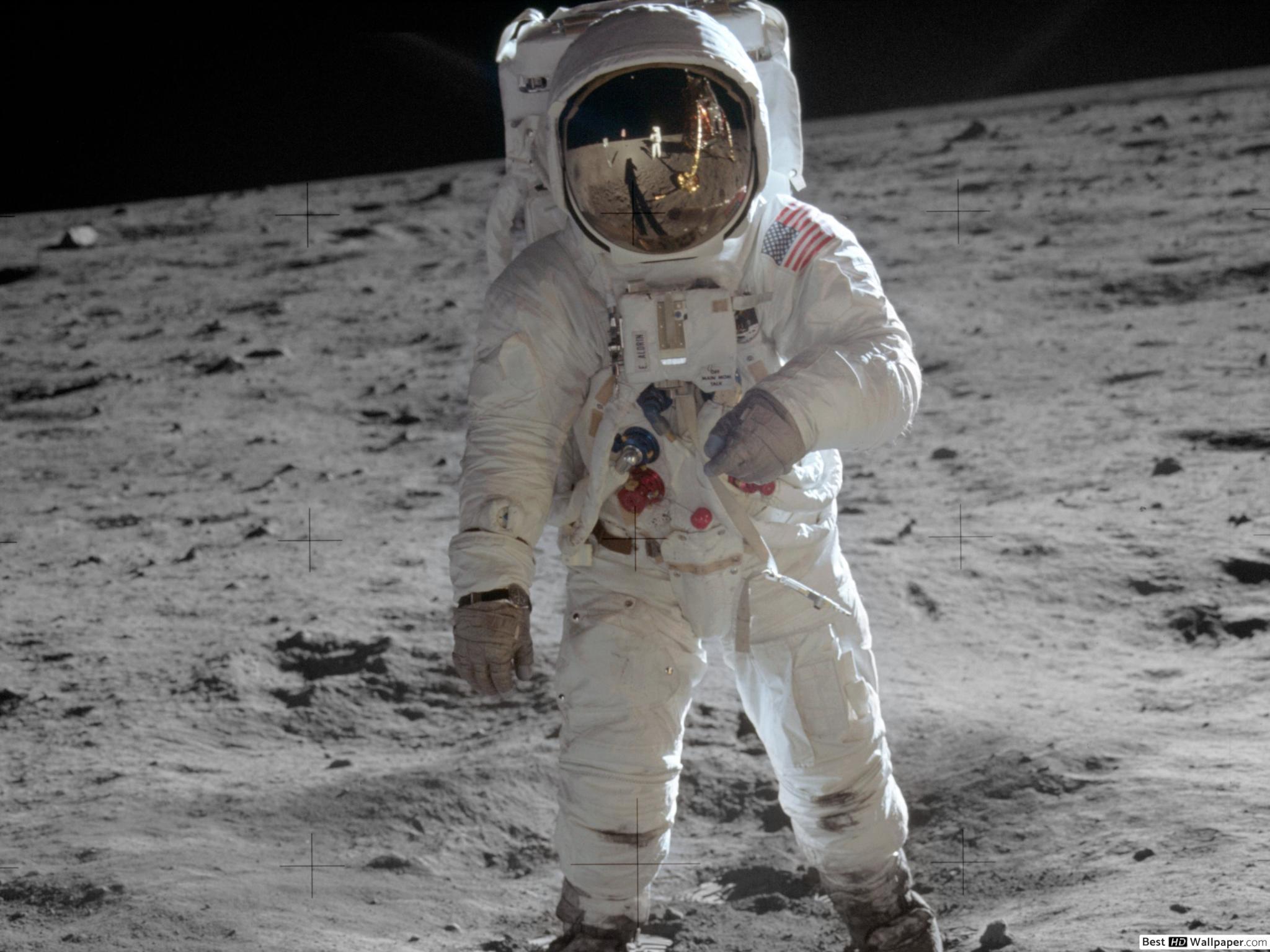 2048x1536 Man on the Moon HD wallpaper download