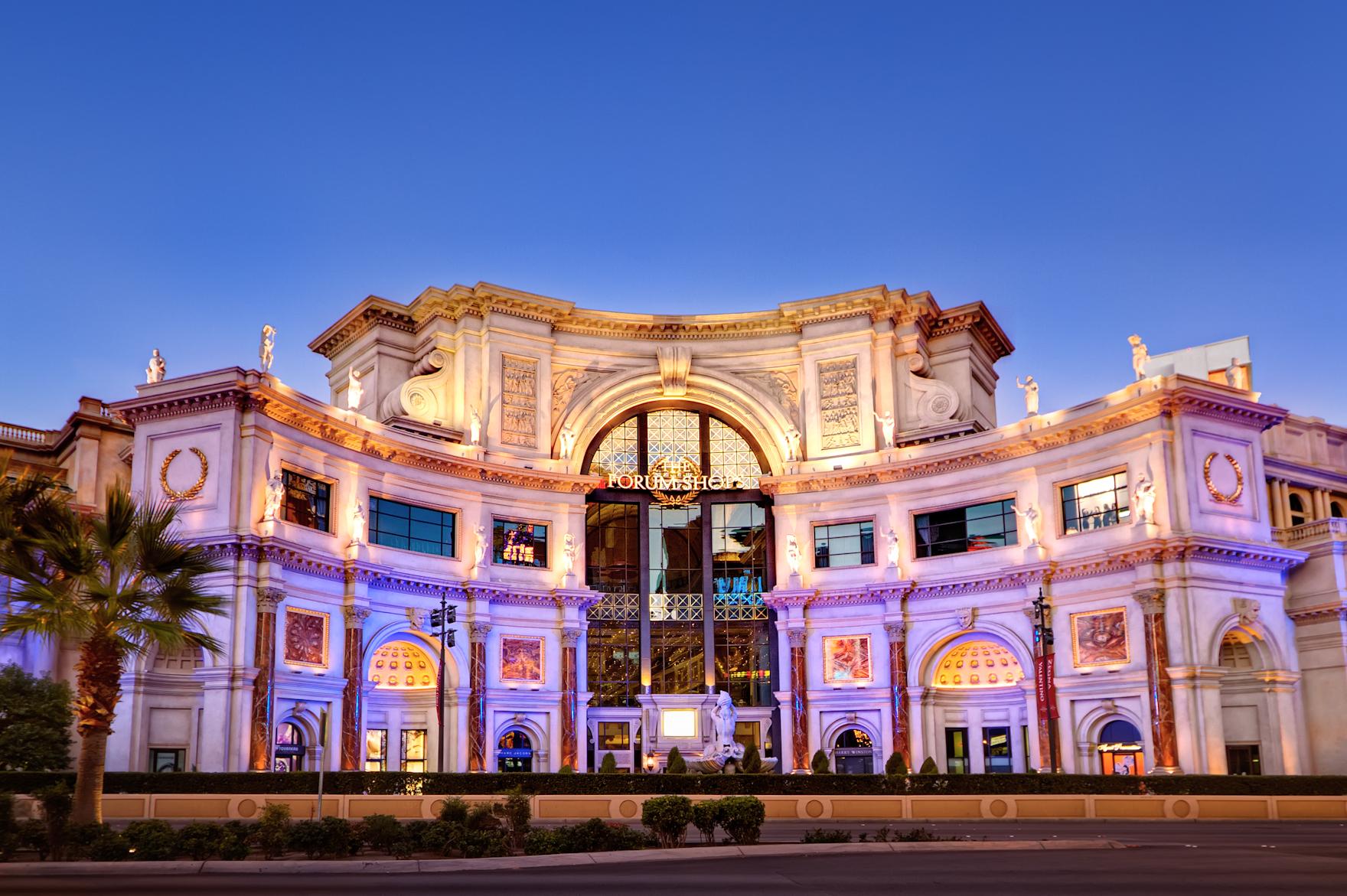 Caesar's palace. Дворец цезарей в Лас-Вегасе. Императорские апартаменты Caesars Palace las Vegas. Дворец Цезаря Лас Вегас фото.